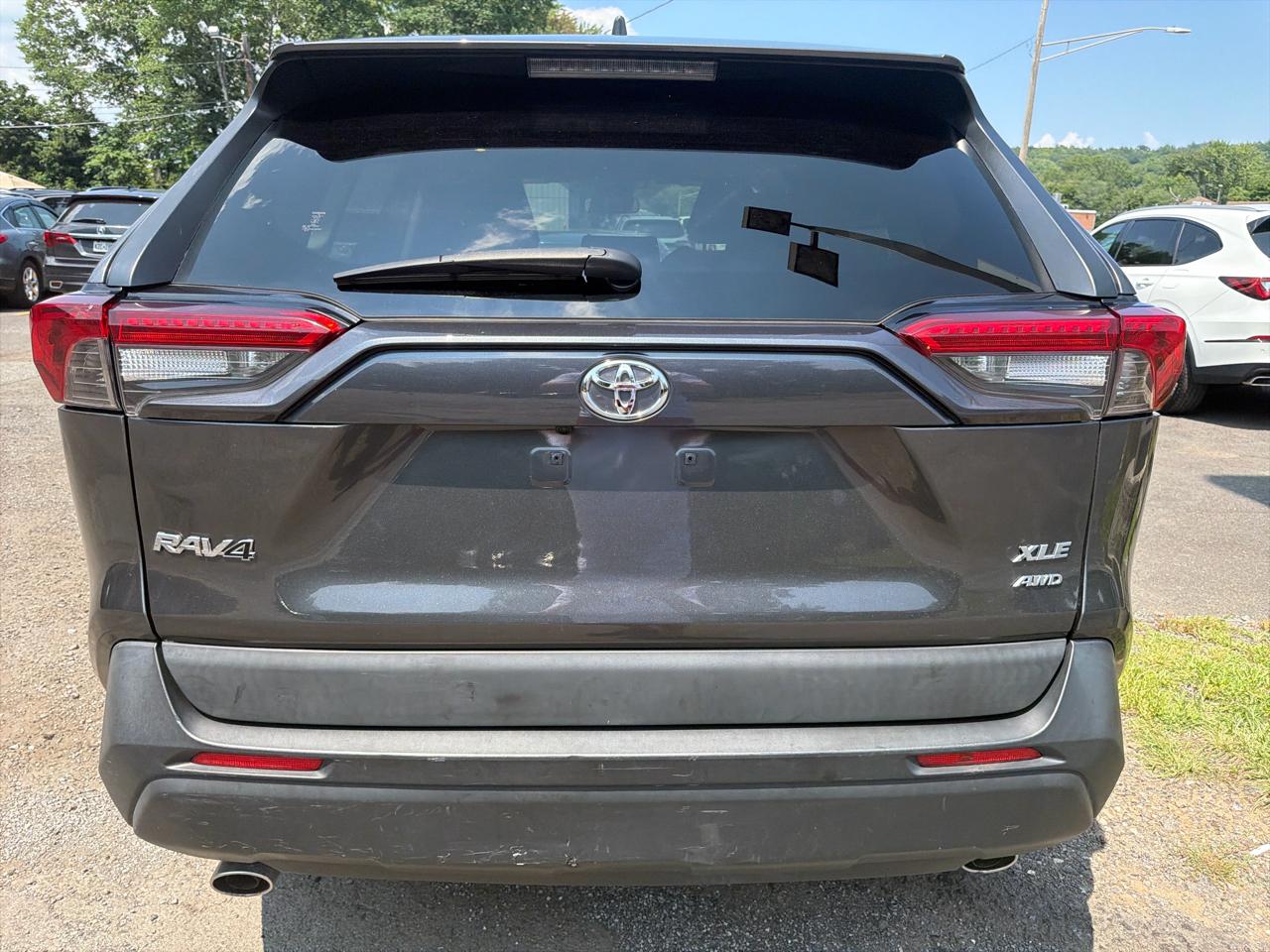 Toyota RAV4 XLE AWD (Natl) 2019