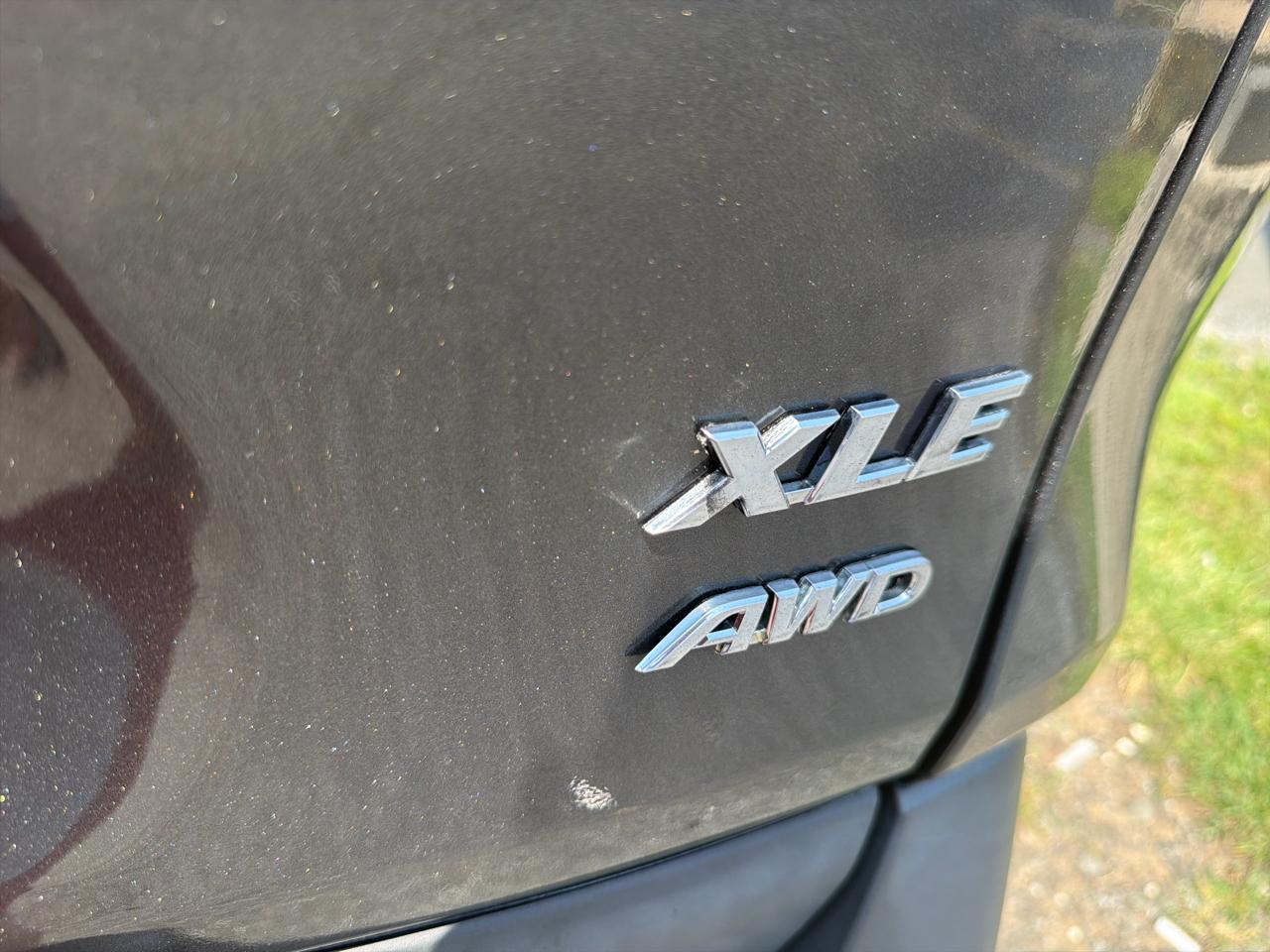 Toyota RAV4 XLE AWD (Natl) 2019