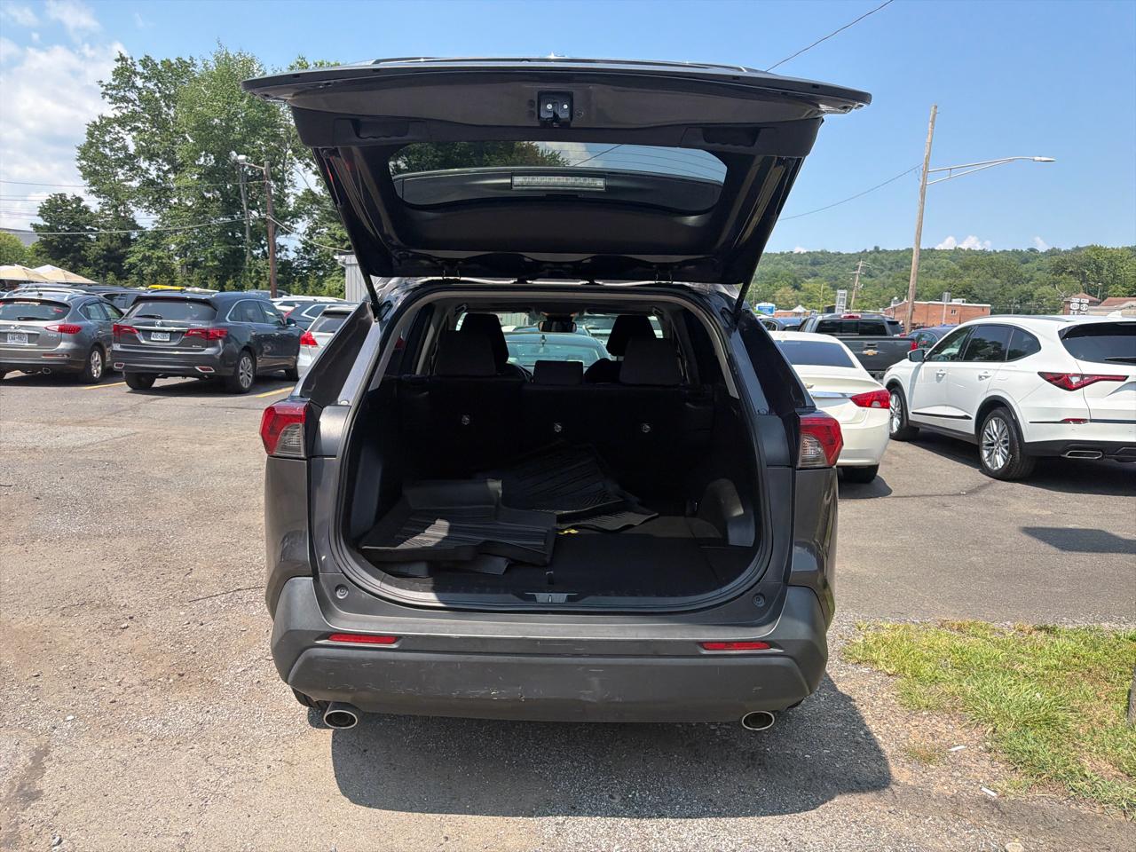 Toyota RAV4 XLE AWD (Natl) 2019