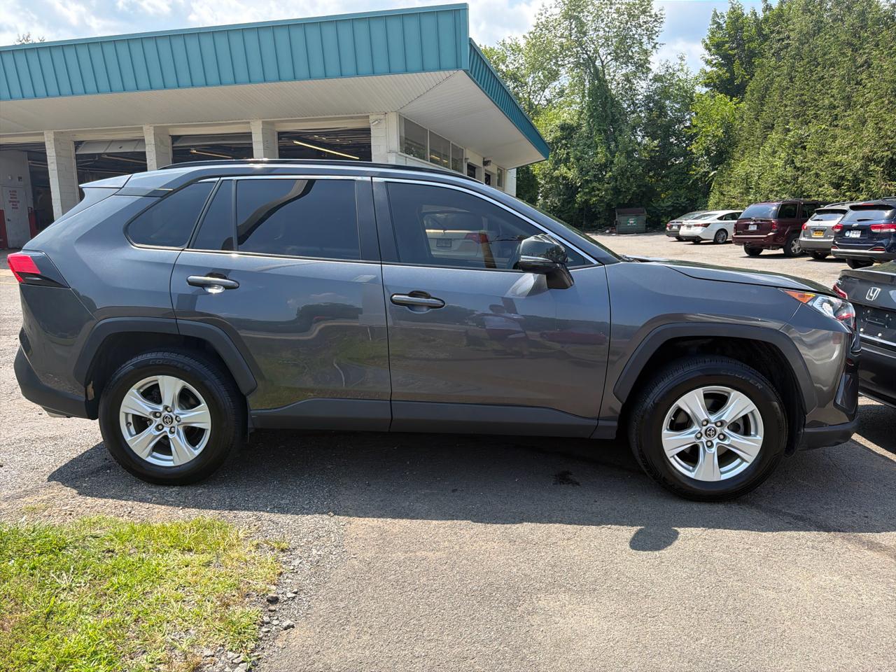 Toyota RAV4 XLE AWD (Natl) 2019
