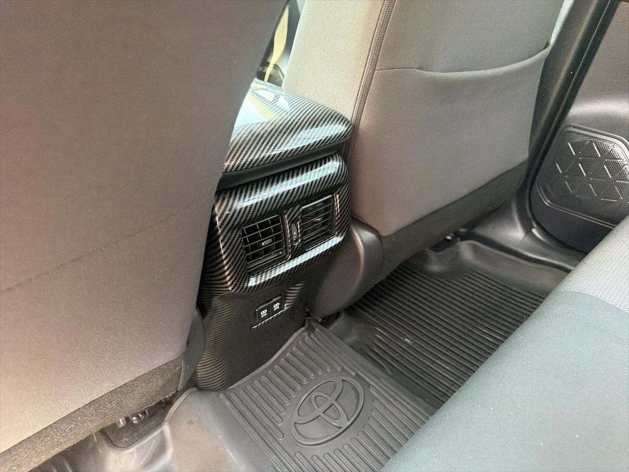 Toyota RAV4 XLE AWD (Natl) 2019