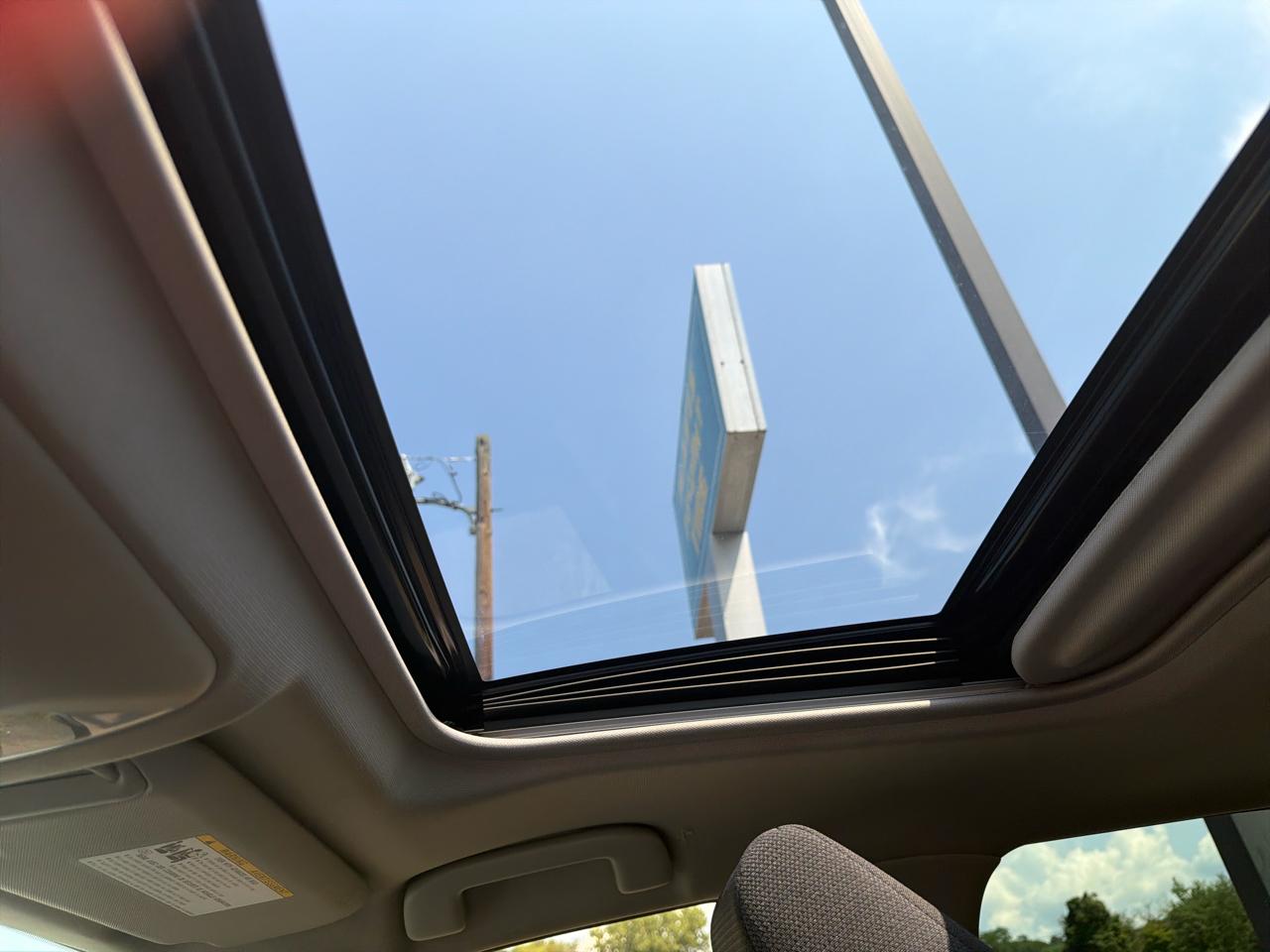Toyota RAV4 XLE AWD (Natl) 2019