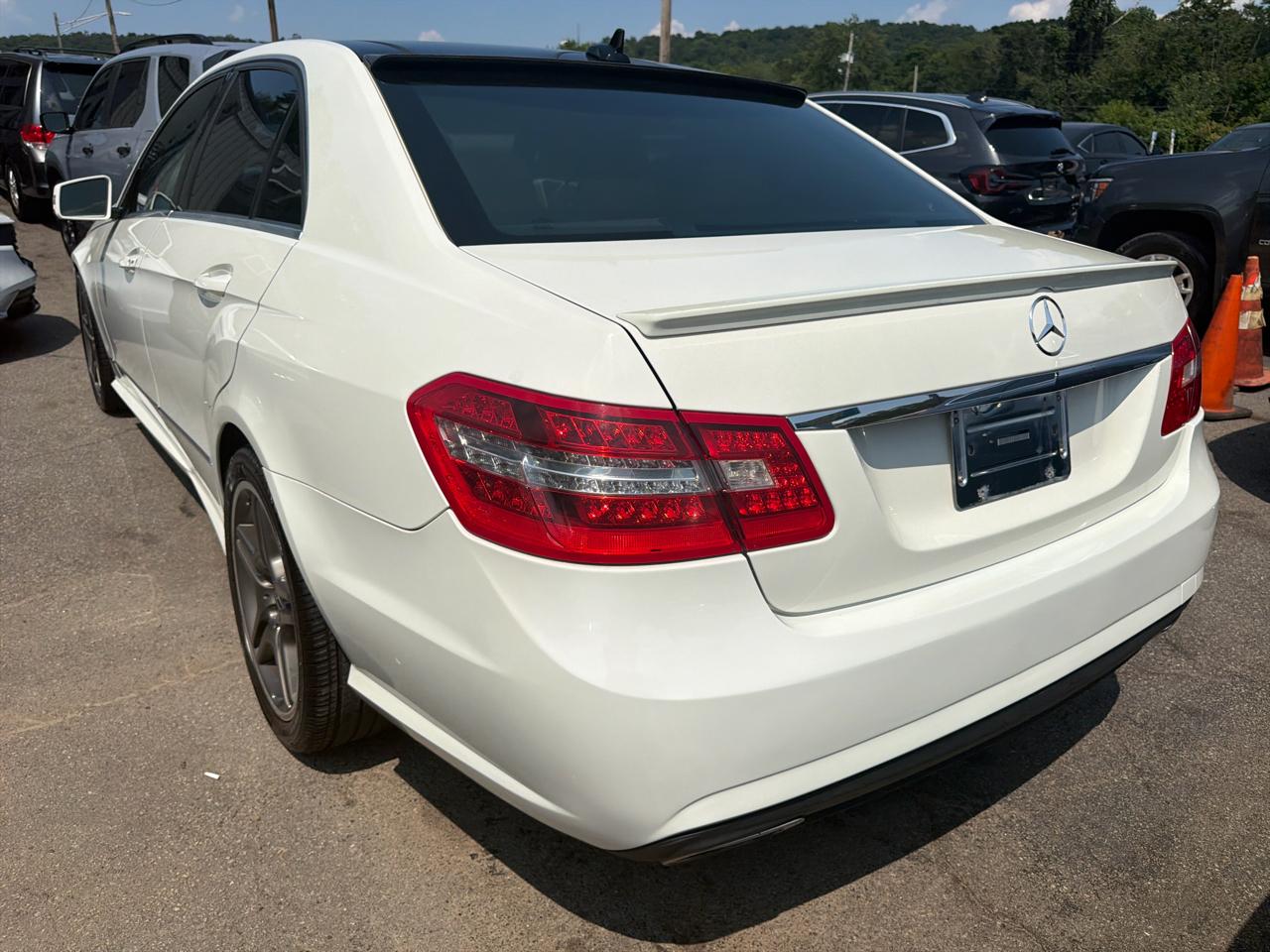 Mercedes-Benz E-Class 4dr Sdn E 350 Sport 4MATIC 2011