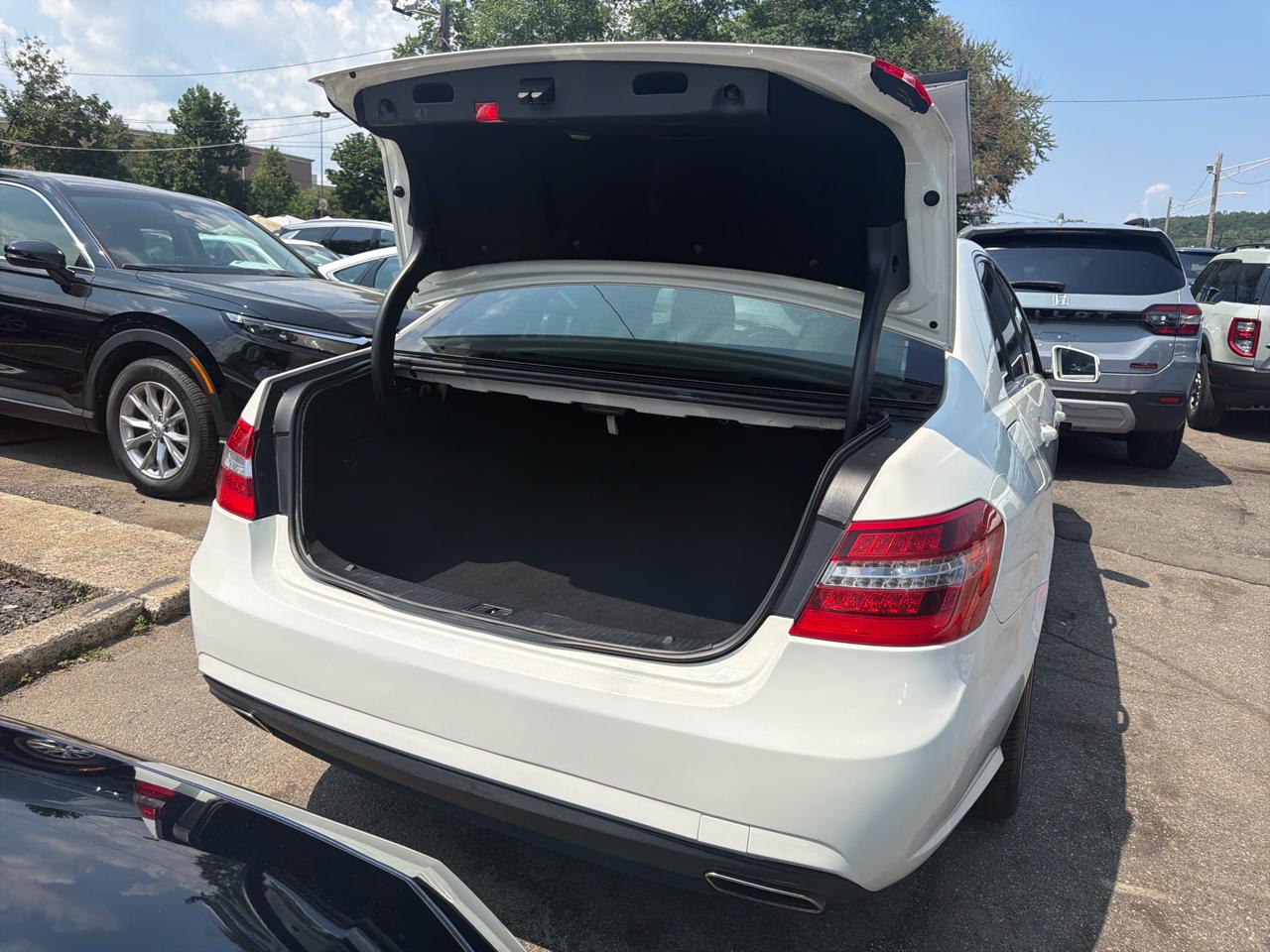 Mercedes-Benz E-Class 4dr Sdn E 350 Sport 4MATIC 2011