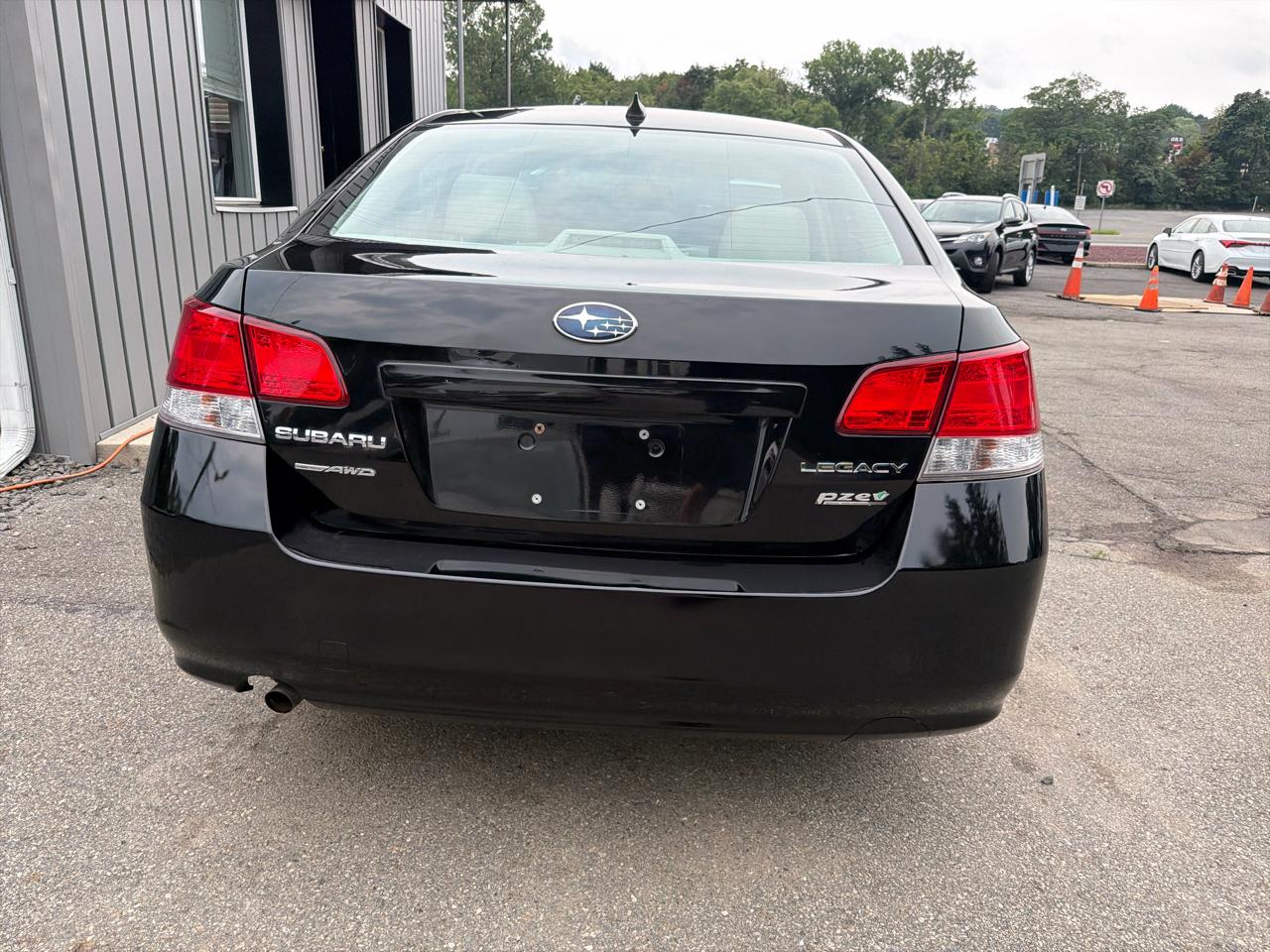 Subaru Legacy 4dr Sdn H4 Auto 2.5i Limited 2012