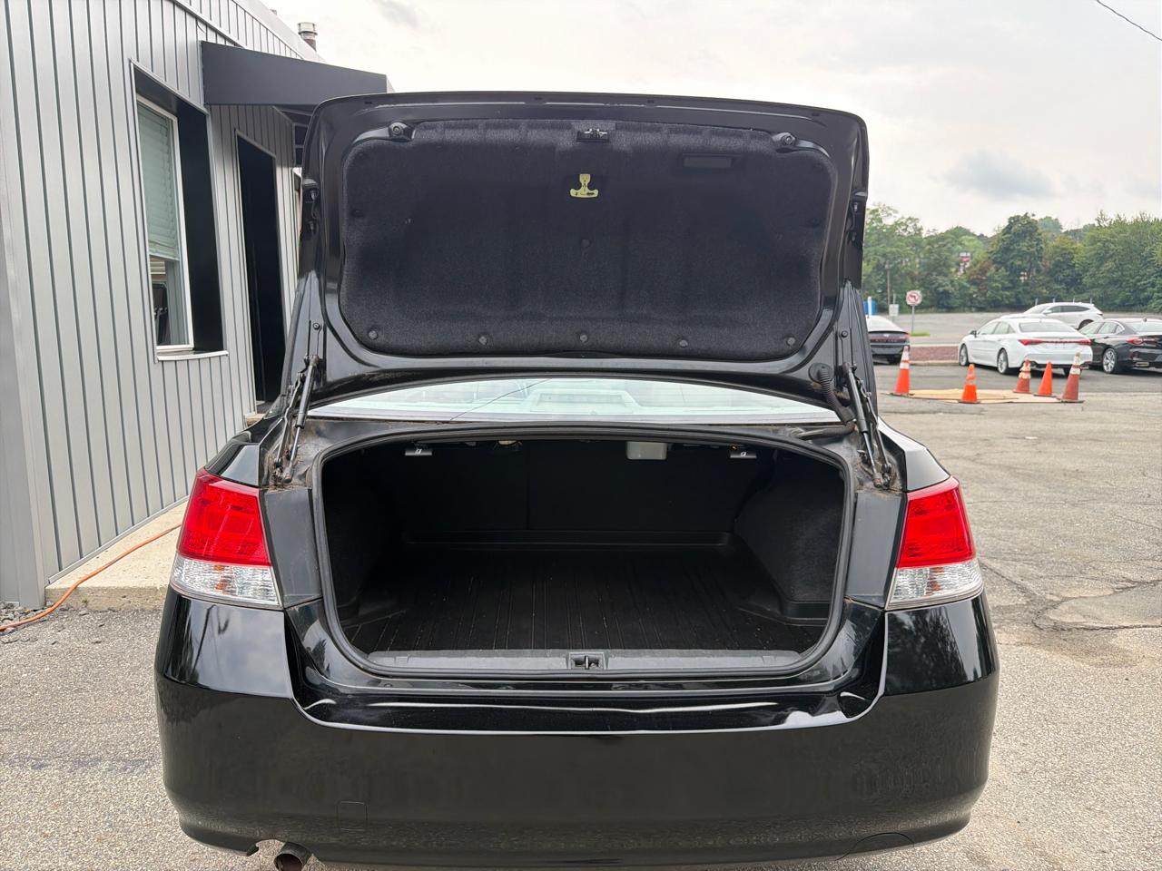 Subaru Legacy 4dr Sdn H4 Auto 2.5i Limited 2012