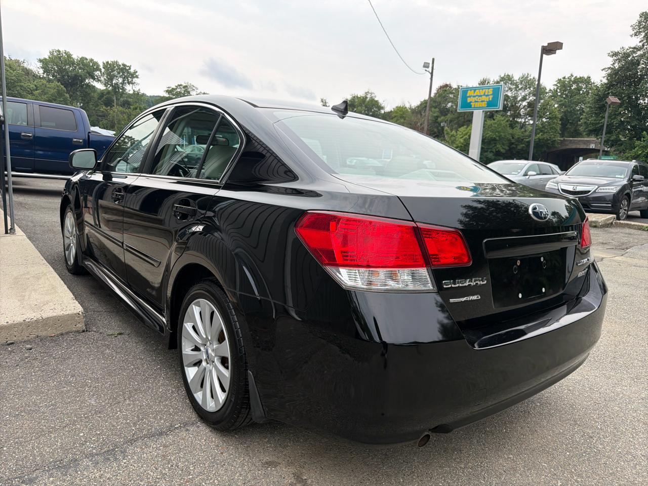 Subaru Legacy 4dr Sdn H4 Auto 2.5i Limited 2012