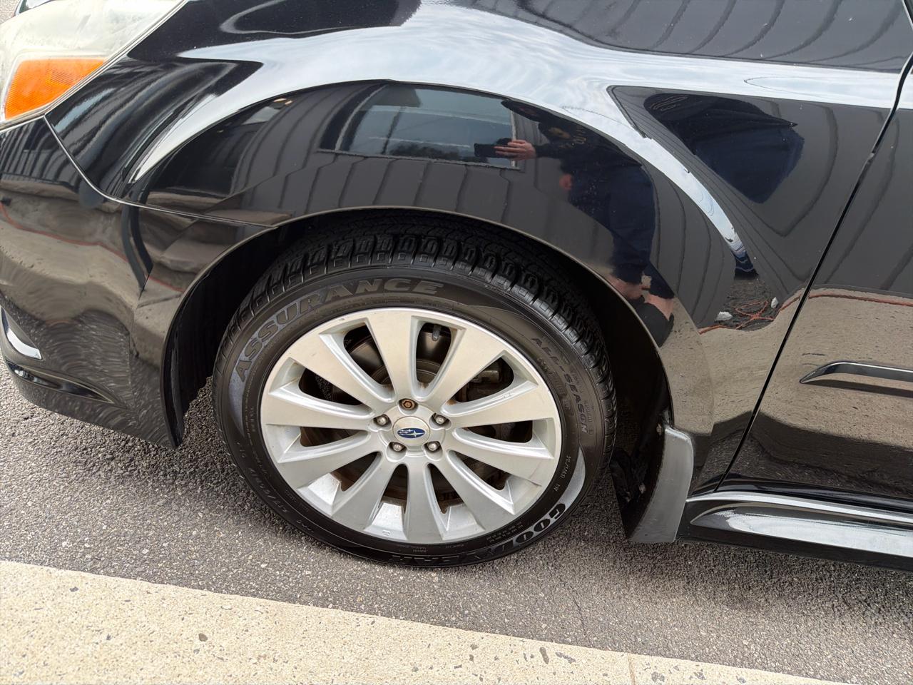 Subaru Legacy 4dr Sdn H4 Auto 2.5i Limited 2012
