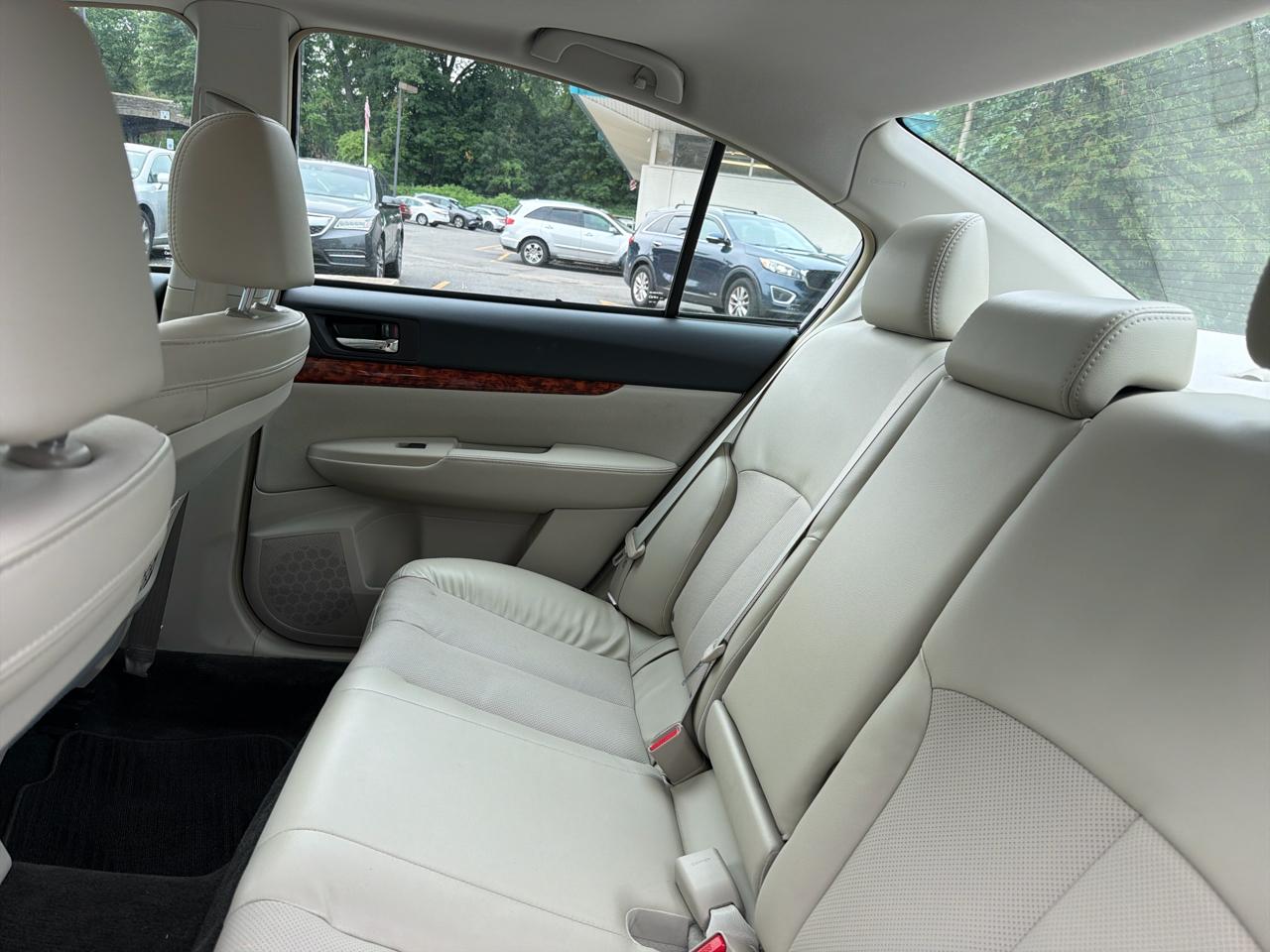 Subaru Legacy 4dr Sdn H4 Auto 2.5i Limited 2012