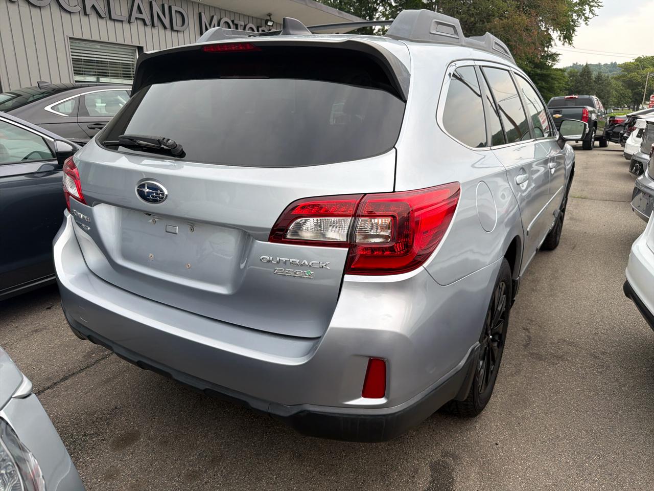 Subaru Outback 4dr Wgn 2.5i Limited PZEV 2016