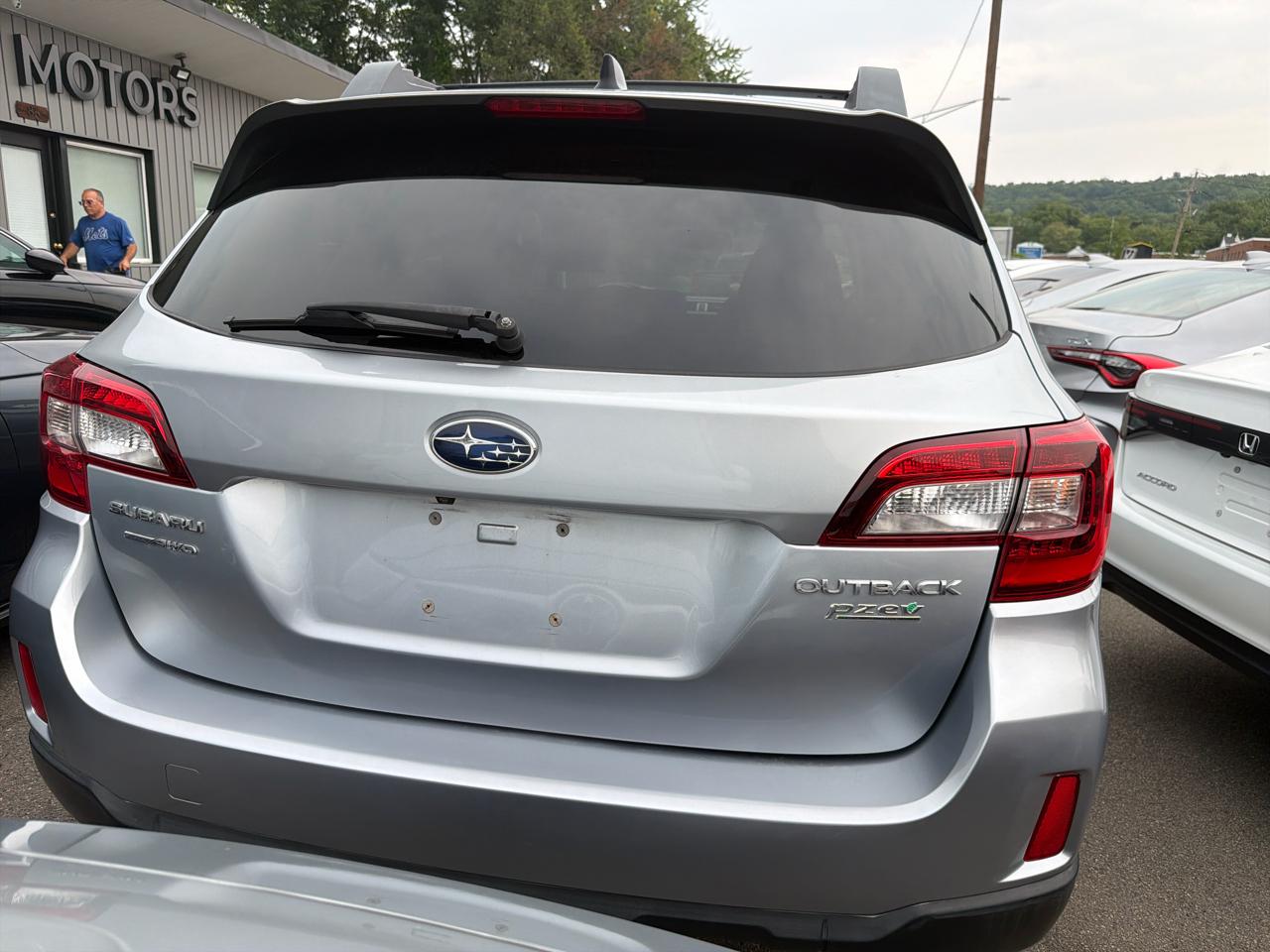 Subaru Outback 4dr Wgn 2.5i Limited PZEV 2016