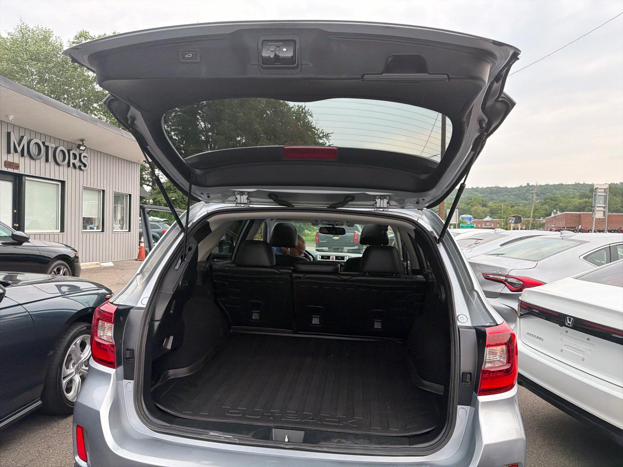 Subaru Outback 4dr Wgn 2.5i Limited PZEV 2016
