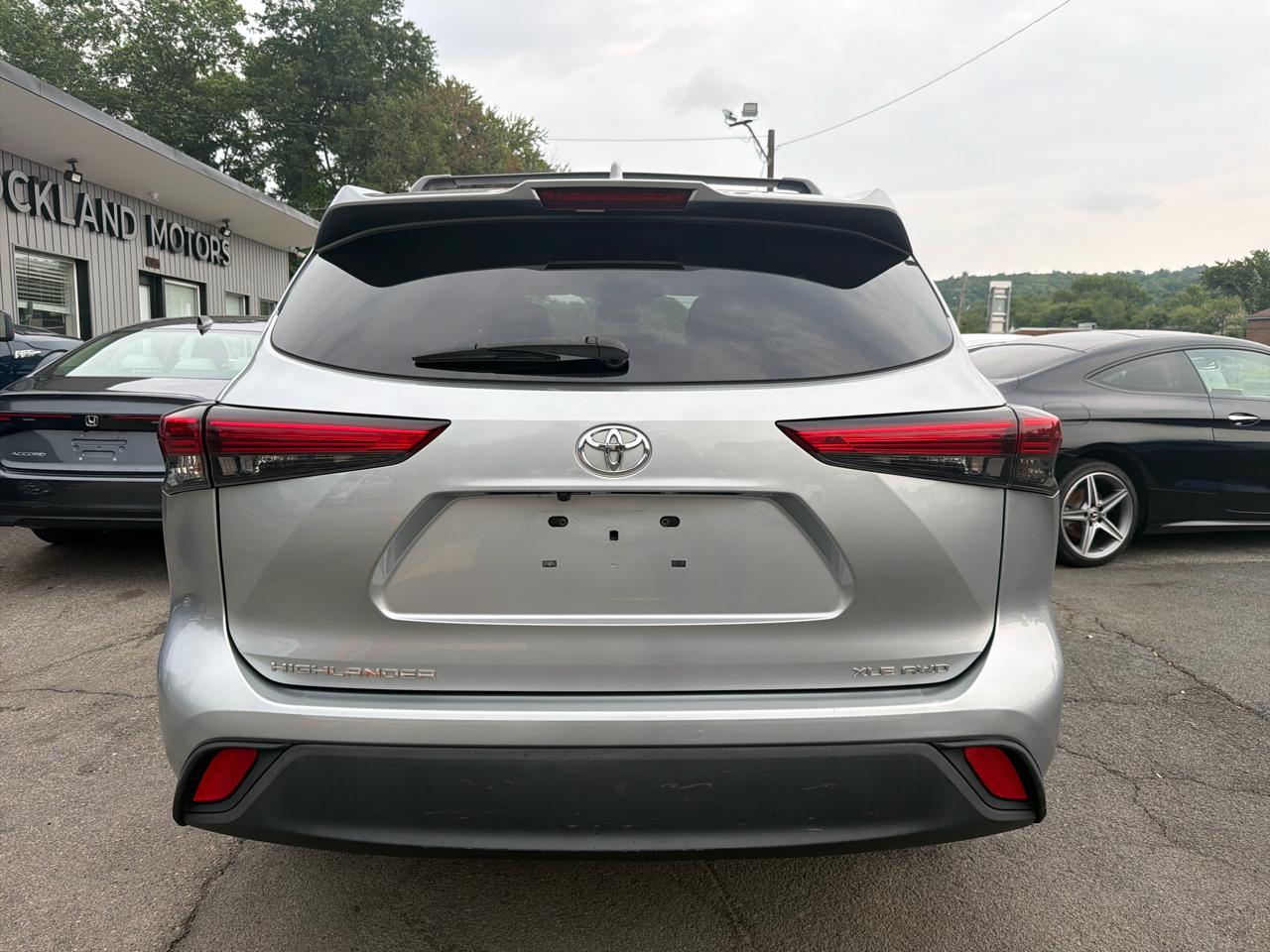 Toyota Highlander XLE AWD (Natl) 2021