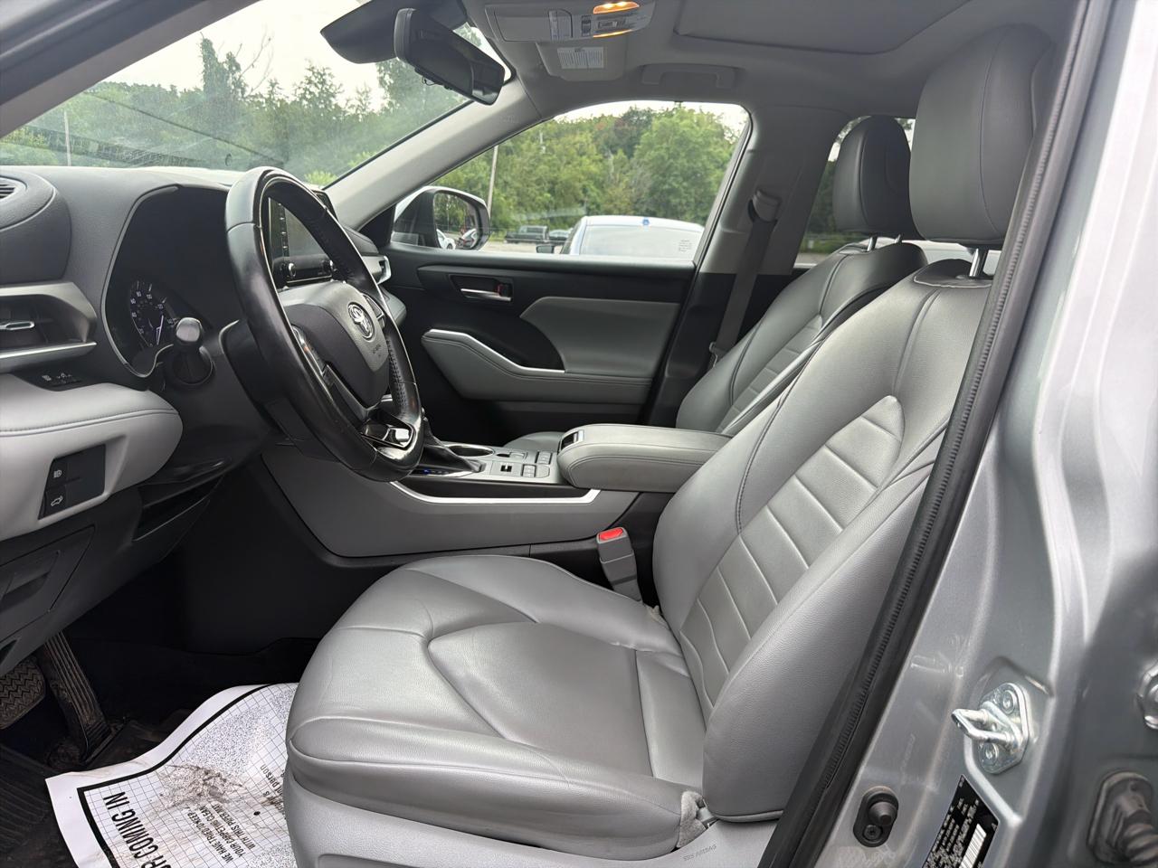Toyota Highlander XLE AWD (Natl) 2021