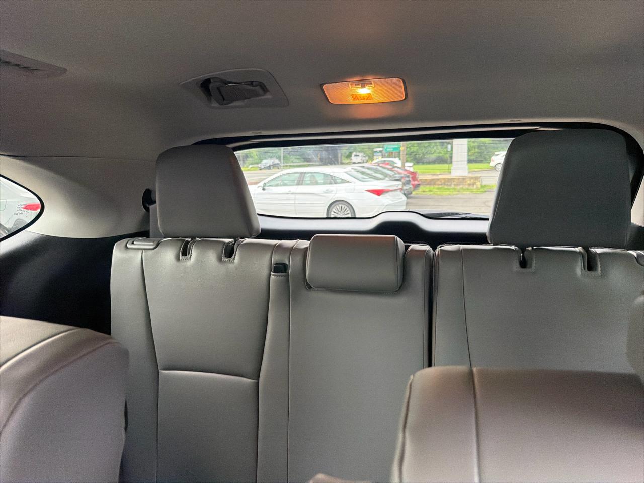 Toyota Highlander XLE AWD (Natl) 2021