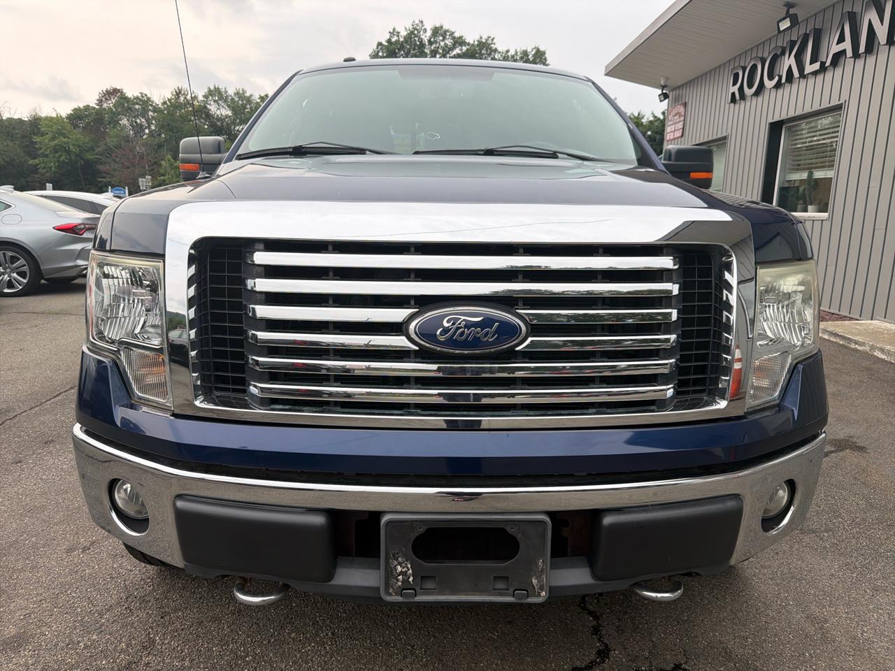 Ford F-150 4WD SuperCrew 145" Platinum 2011