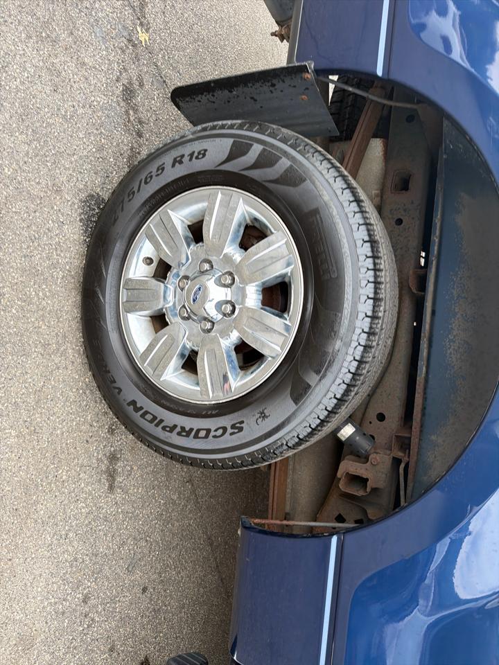 Ford F-150 4WD SuperCrew 145" Platinum 2011