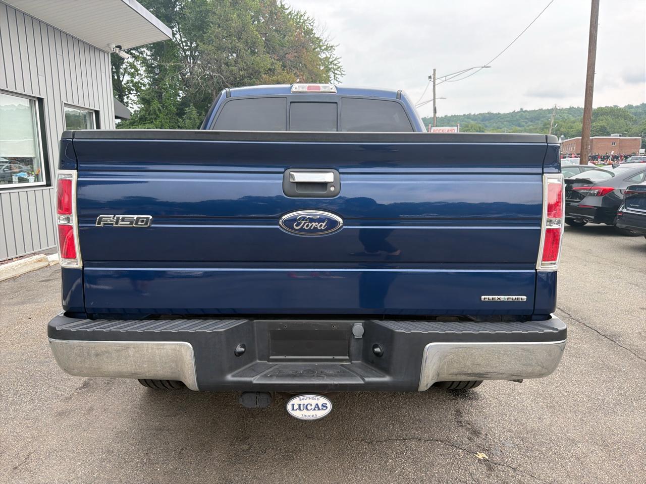 Ford F-150 4WD SuperCrew 145" Platinum 2011