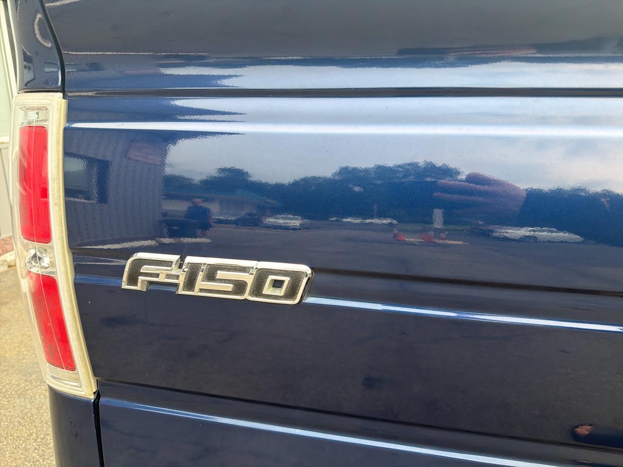 Ford F-150 4WD SuperCrew 145" Platinum 2011