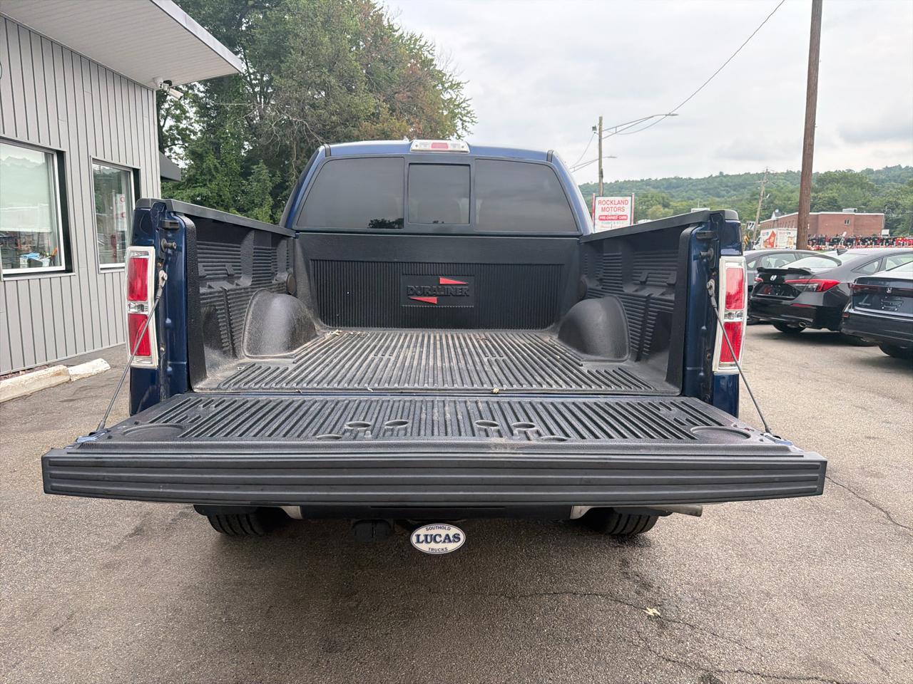 Ford F-150 4WD SuperCrew 145" Platinum 2011