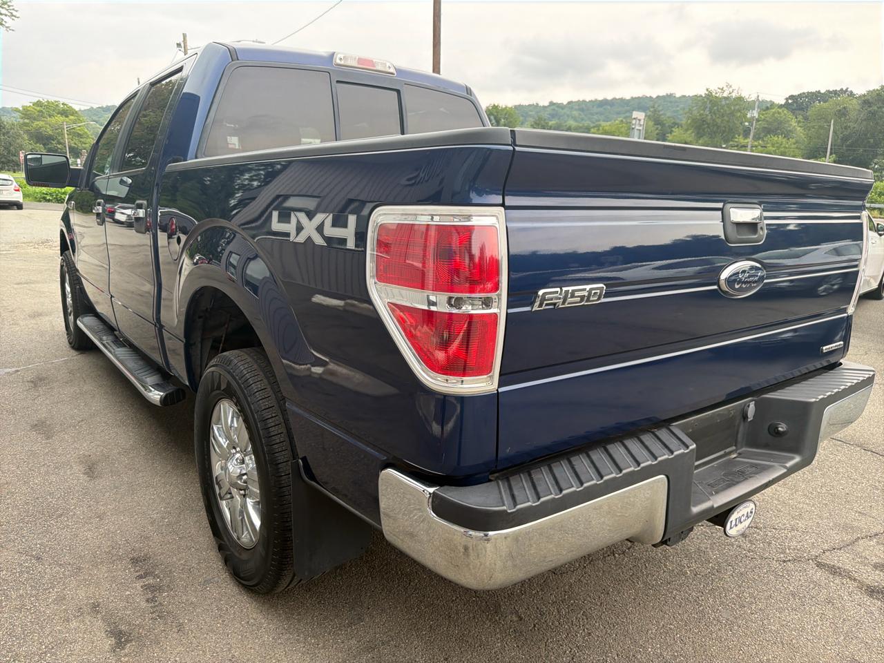 Ford F-150 4WD SuperCrew 145" Platinum 2011