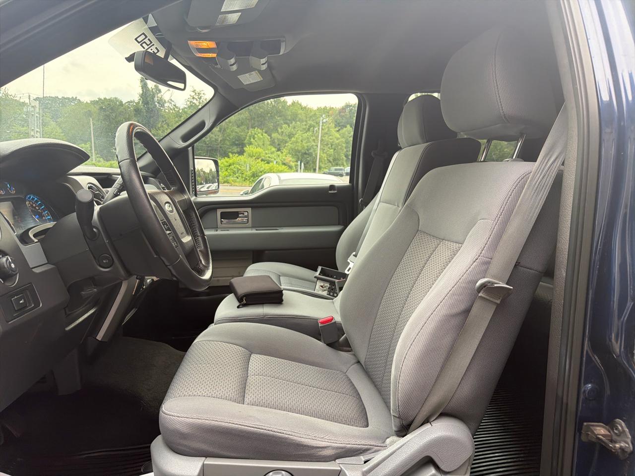 Ford F-150 4WD SuperCrew 145" Platinum 2011