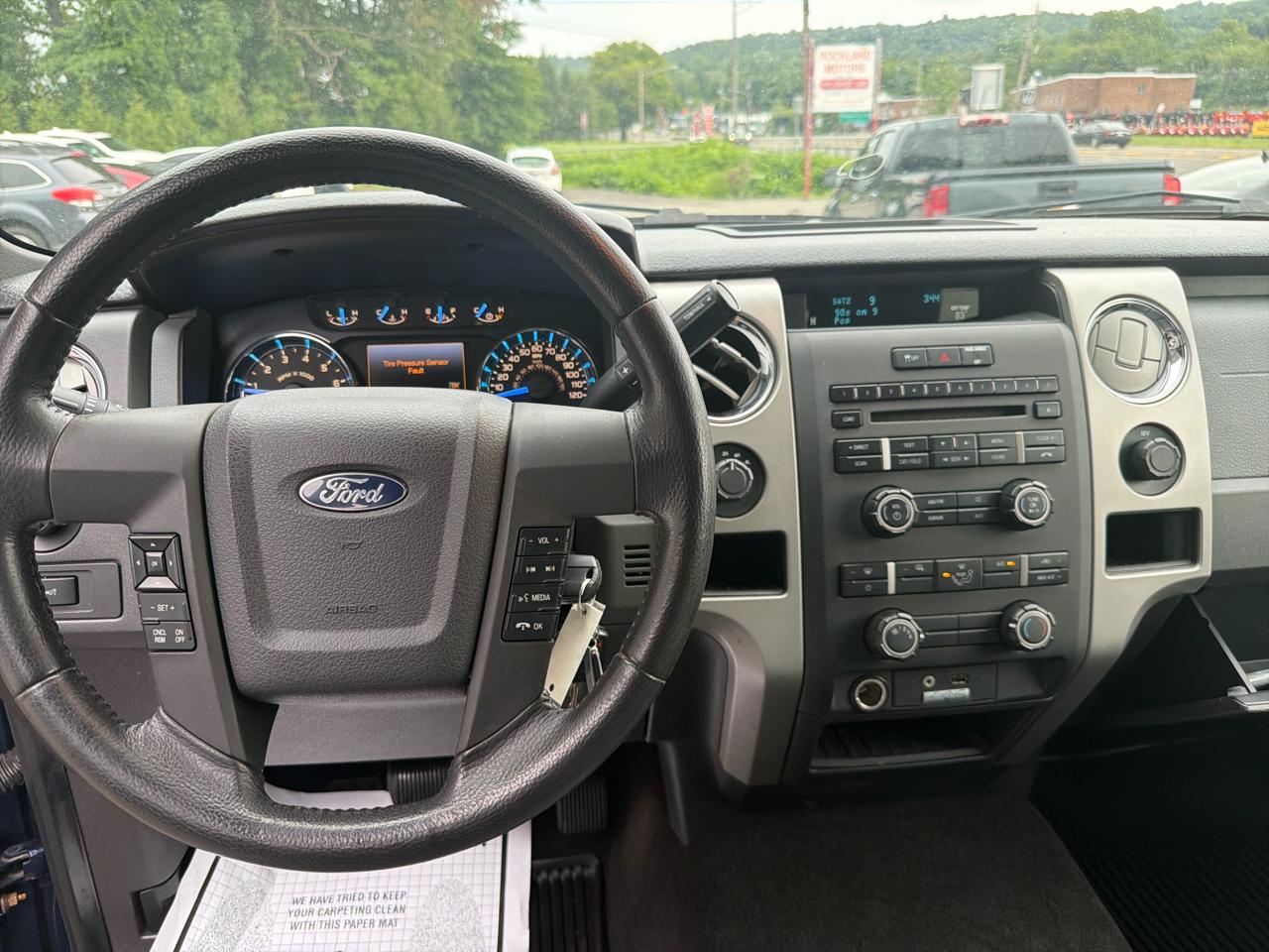 Ford F-150 4WD SuperCrew 145" Platinum 2011