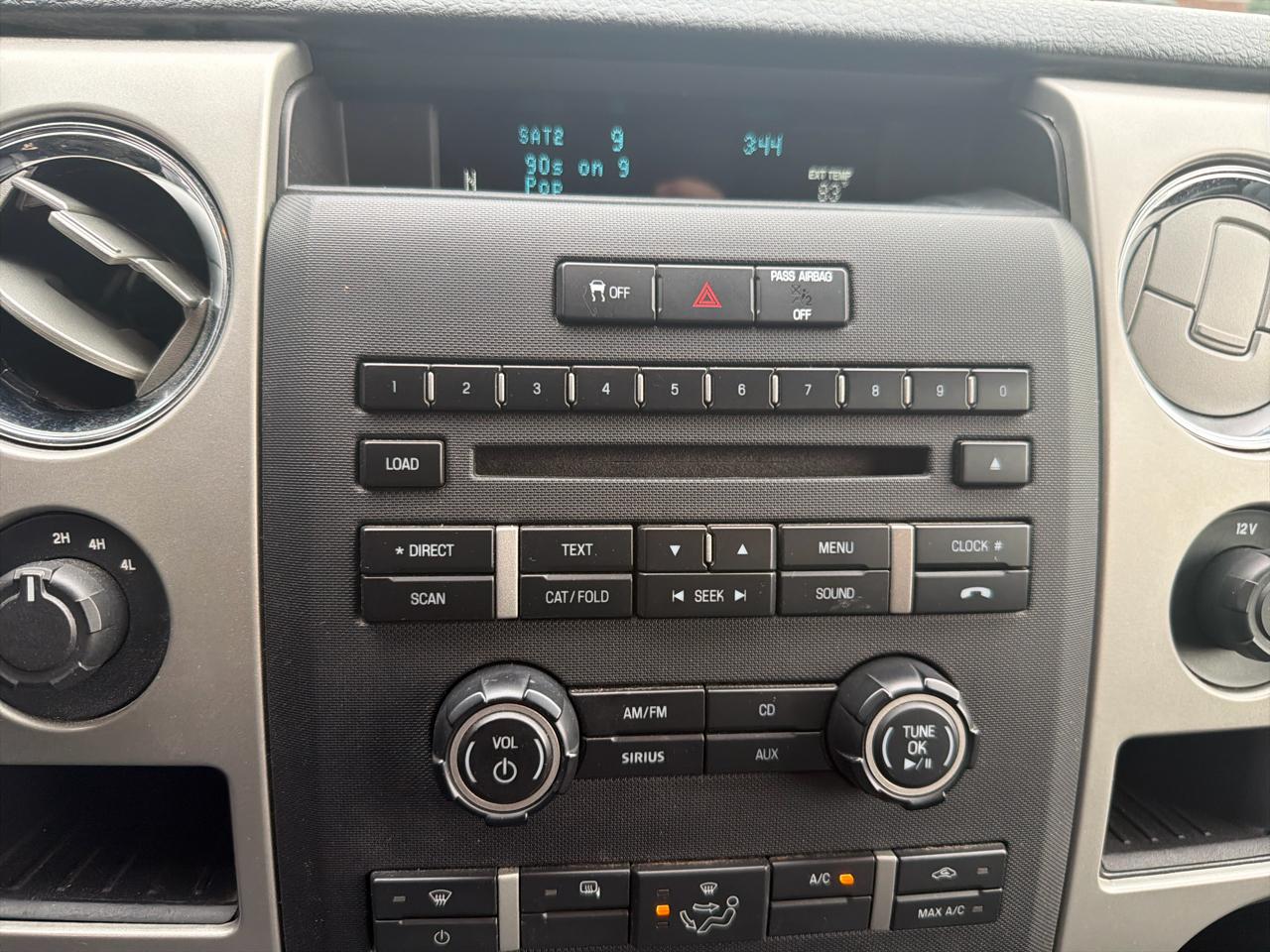 Ford F-150 4WD SuperCrew 145" Platinum 2011