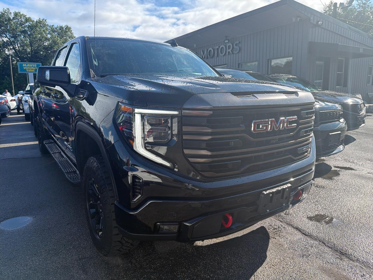 GMC Sierra 1500 4WD Crew Cab 147" AT4X 2023