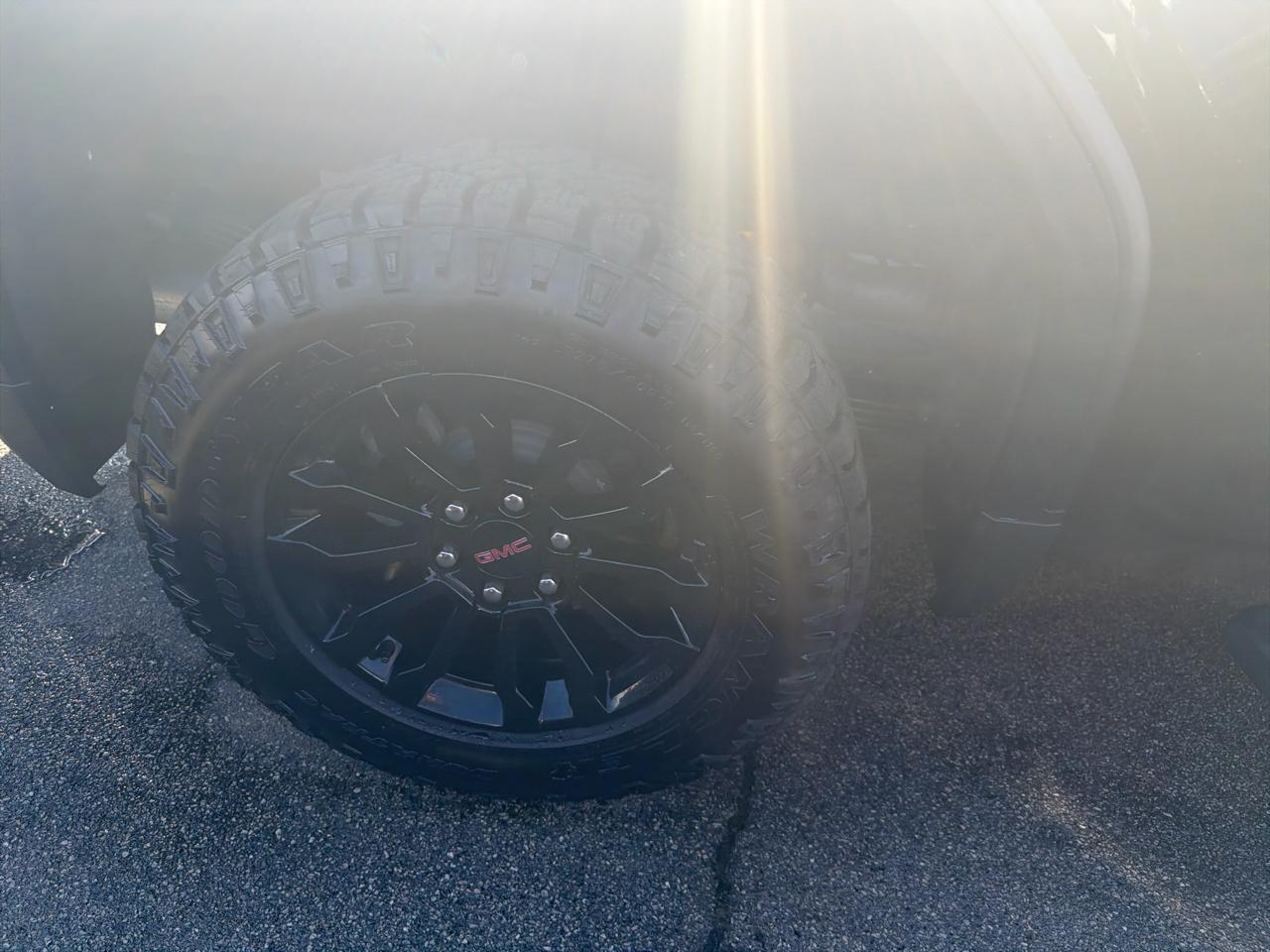 GMC Sierra 1500 4WD Crew Cab 147" AT4X 2023