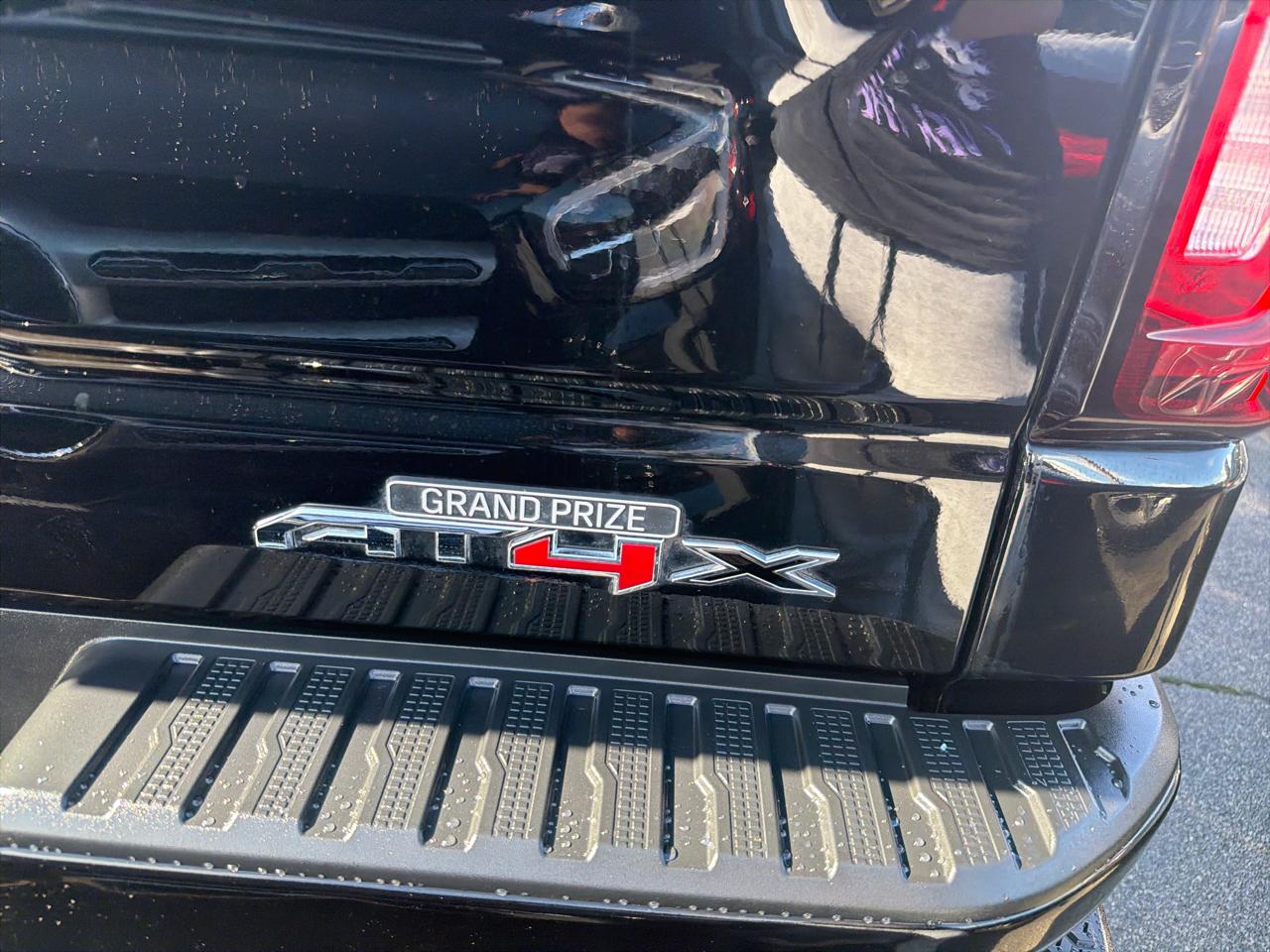 GMC Sierra 1500 4WD Crew Cab 147" AT4X 2023