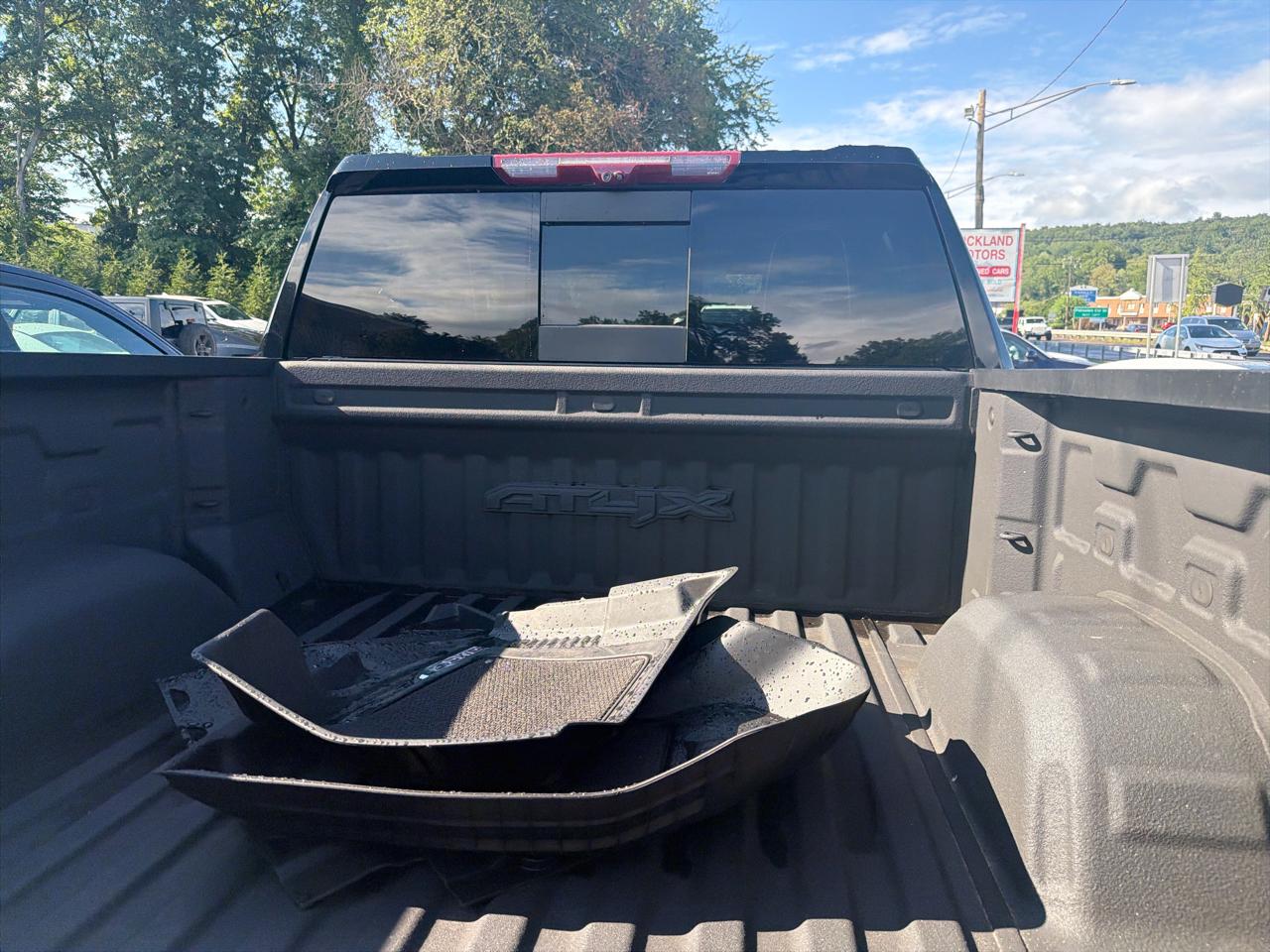 GMC Sierra 1500 4WD Crew Cab 147" AT4X 2023