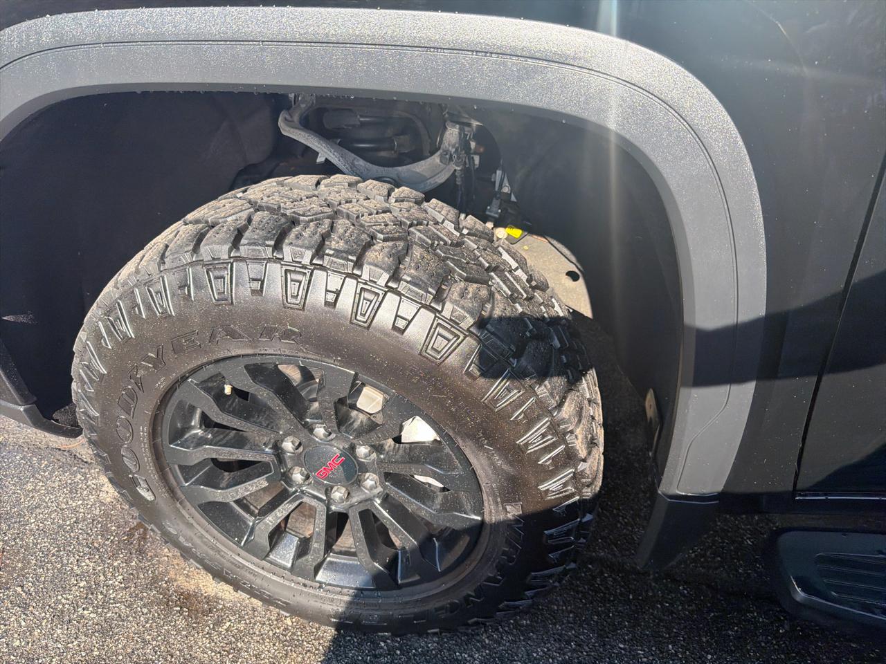 GMC Sierra 1500 4WD Crew Cab 147" AT4X 2023