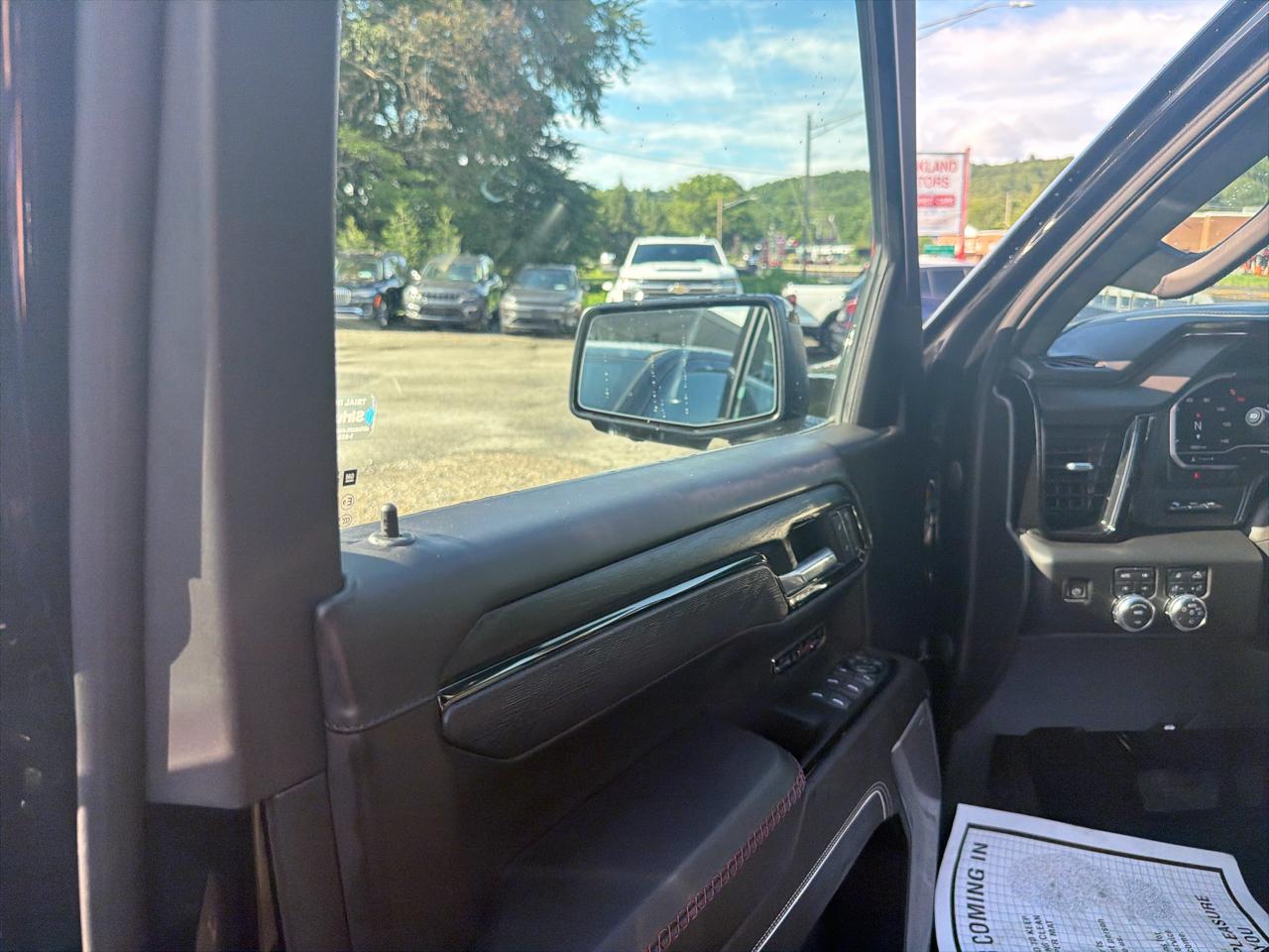 GMC Sierra 1500 4WD Crew Cab 147" AT4X 2023