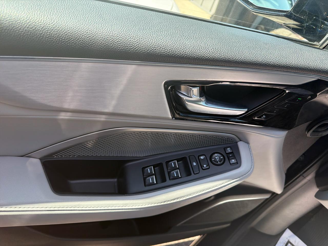 Acura MDX SH-AWD w/Technology Package 2024