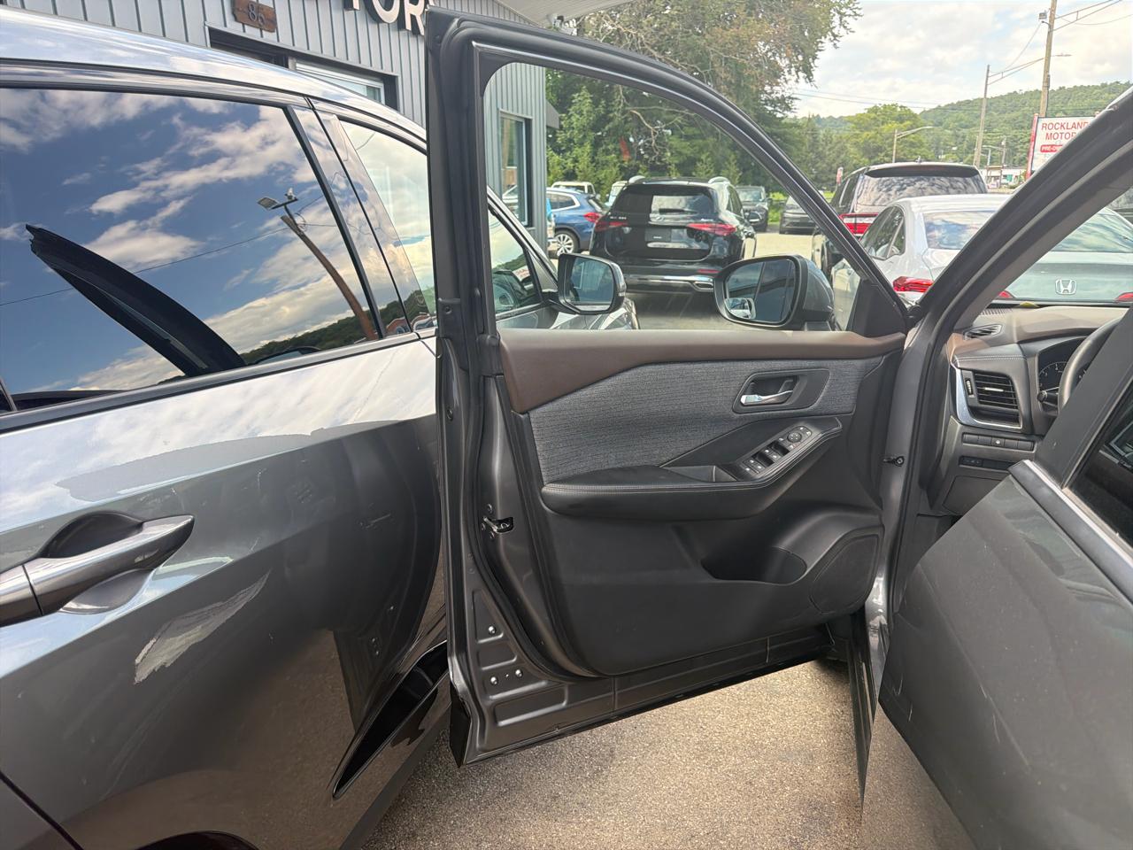 Nissan Rogue AWD SV *Ltd Avail* 2023