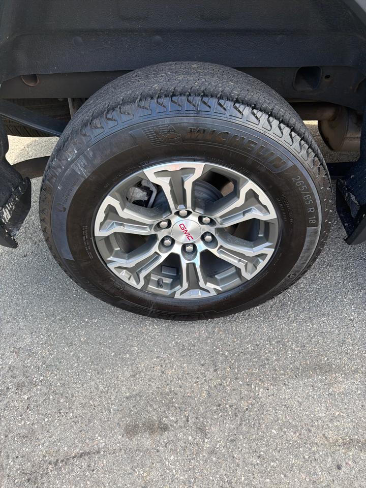GMC Sierra 1500 4WD Crew Cab 147" SLE 2024