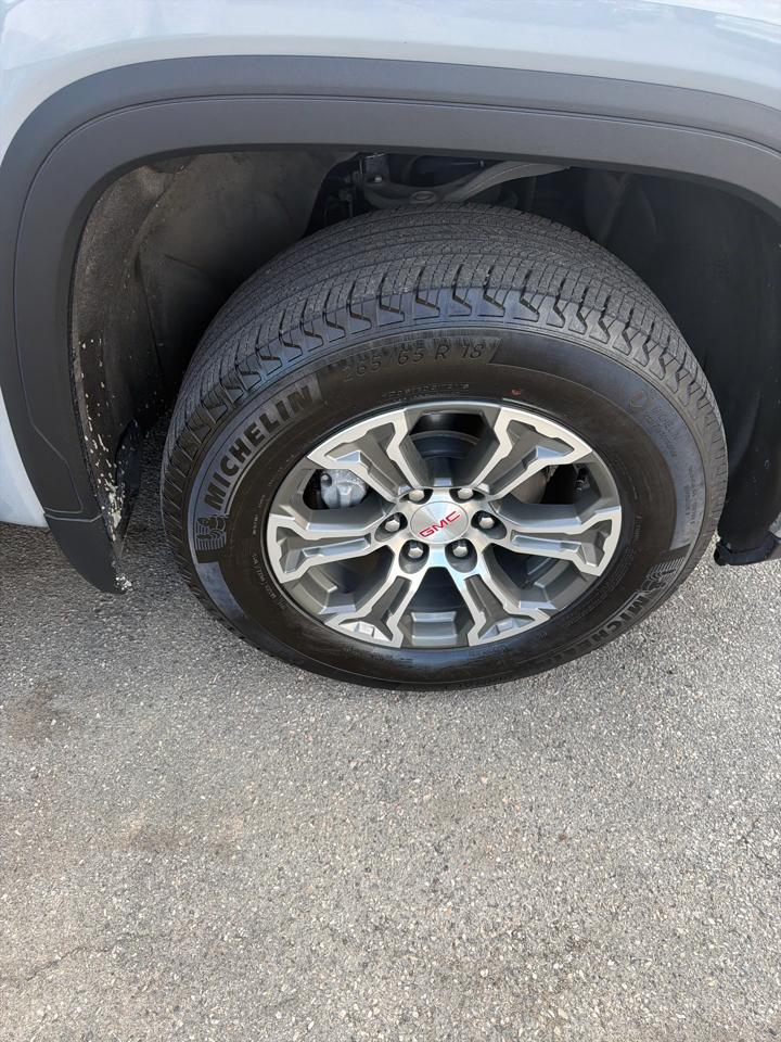GMC Sierra 1500 4WD Crew Cab 147" SLE 2024