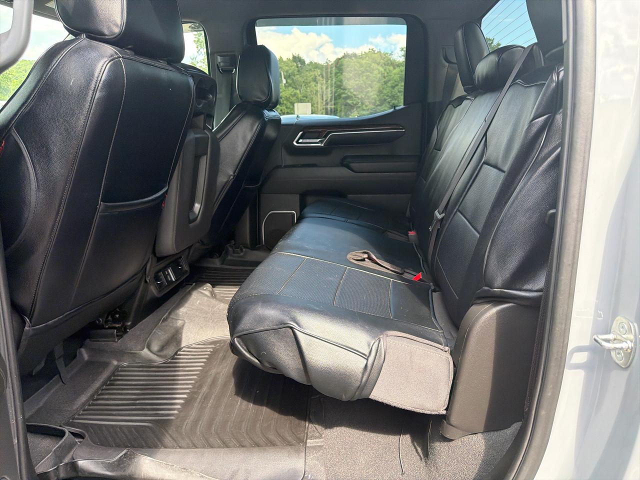 GMC Sierra 1500 4WD Crew Cab 147" SLE 2024