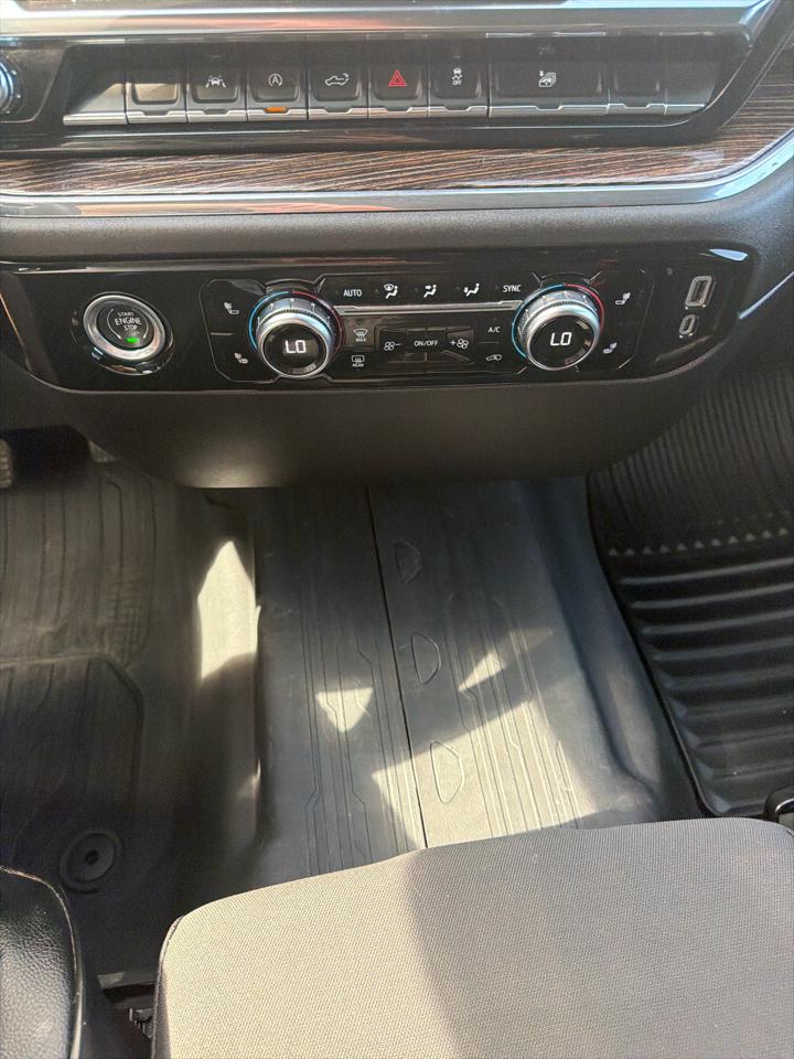 GMC Sierra 1500 4WD Crew Cab 147" SLE 2024