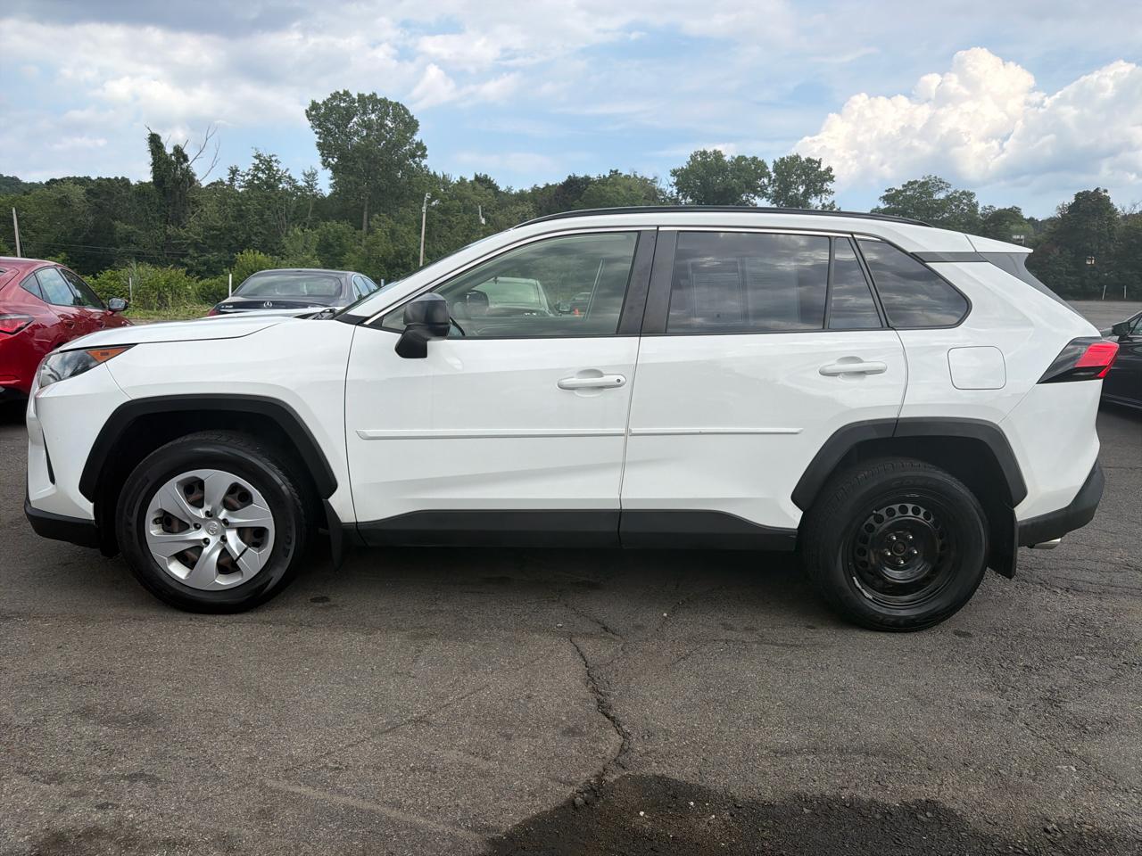 Toyota RAV4 LE AWD (Natl) 2019