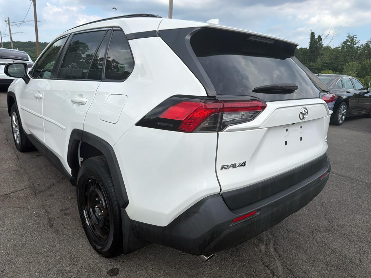 Toyota RAV4 LE AWD (Natl) 2019