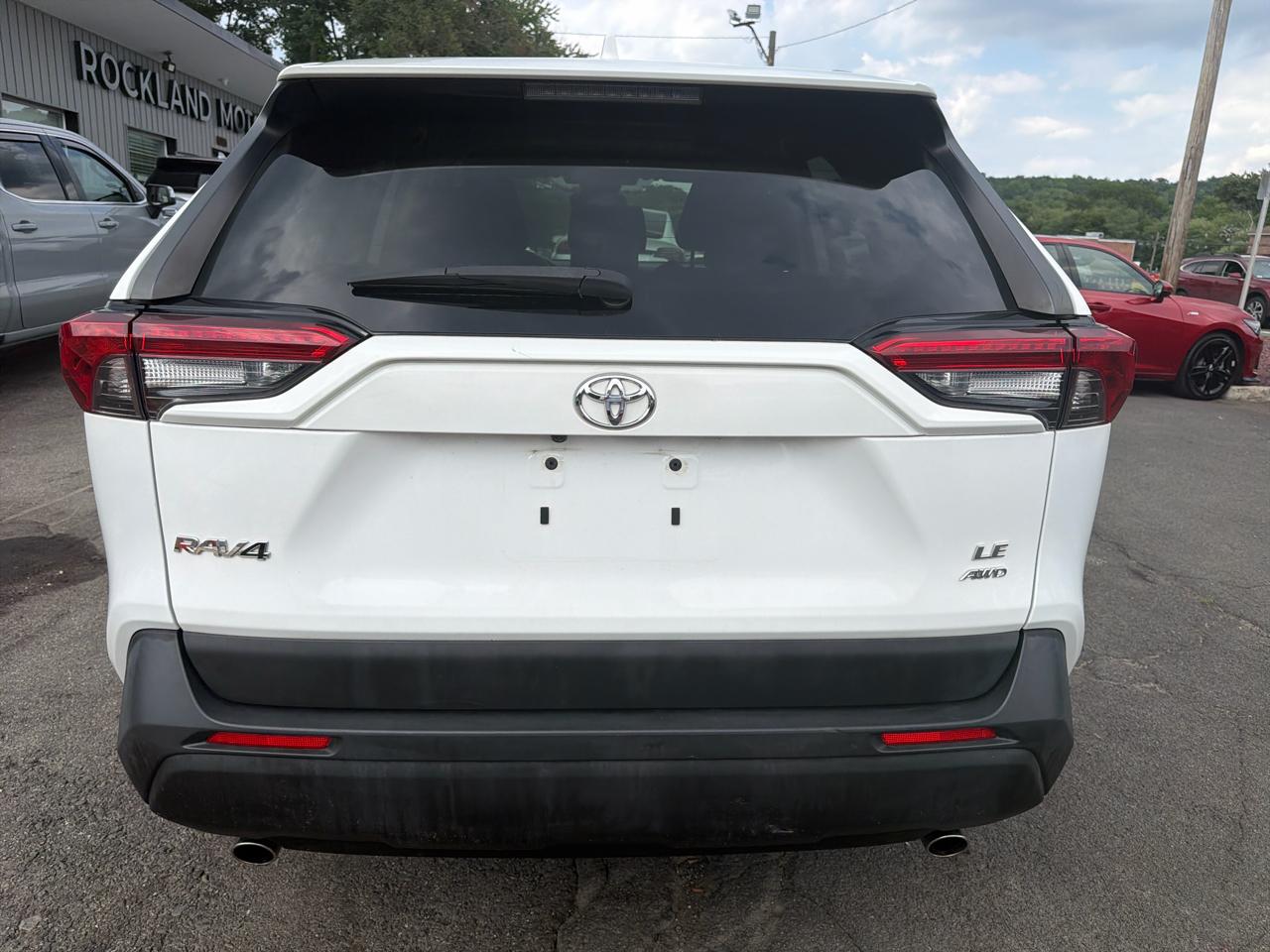 Toyota RAV4 LE AWD (Natl) 2019
