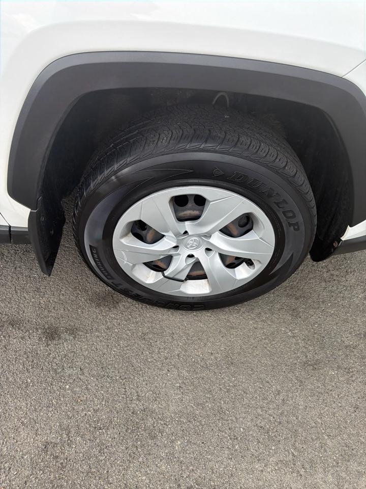 Toyota RAV4 LE AWD (Natl) 2019