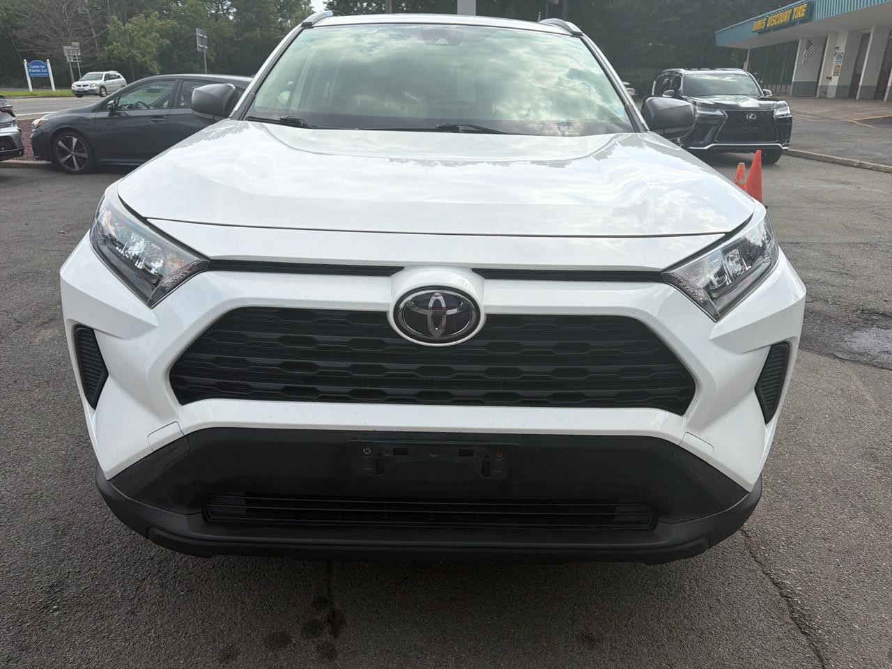 Toyota RAV4 LE AWD (Natl) 2019