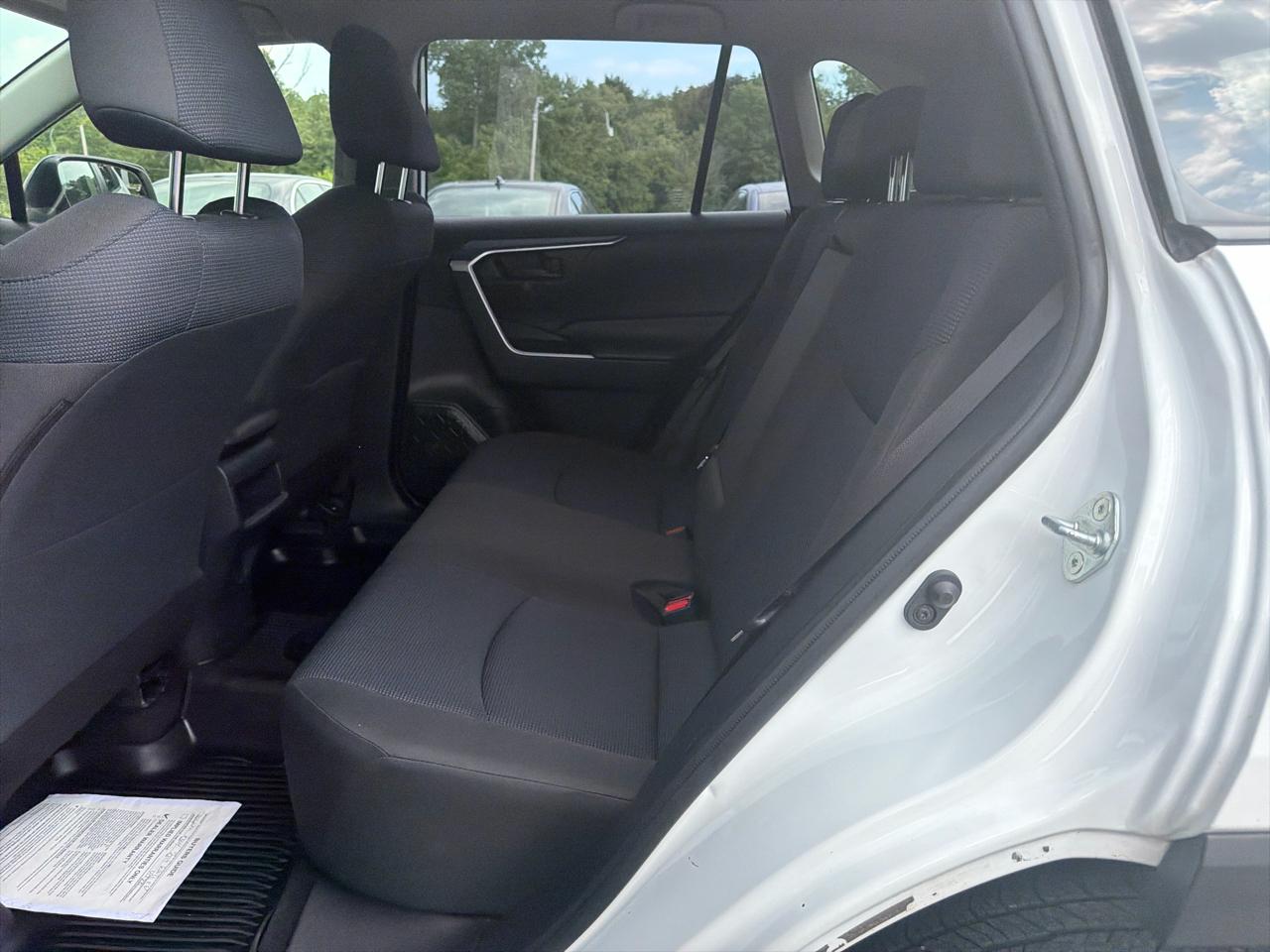Toyota RAV4 LE AWD (Natl) 2019