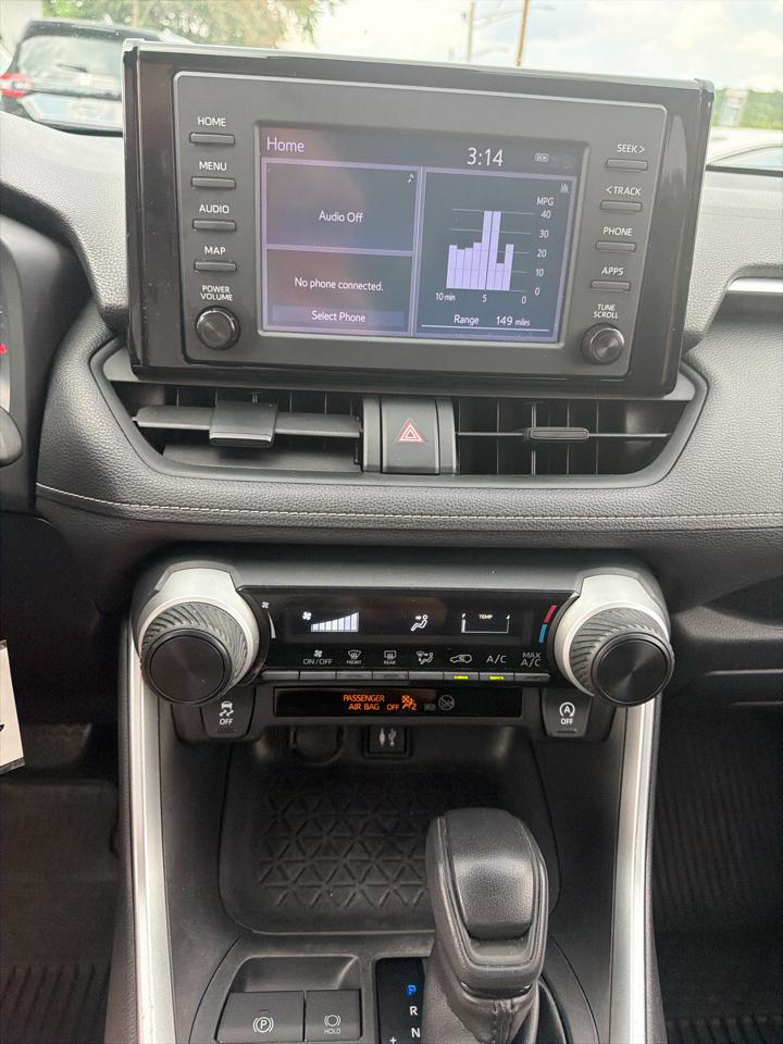 Toyota RAV4 LE AWD (Natl) 2019