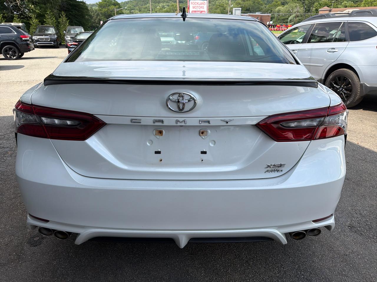 Toyota Camry  2021