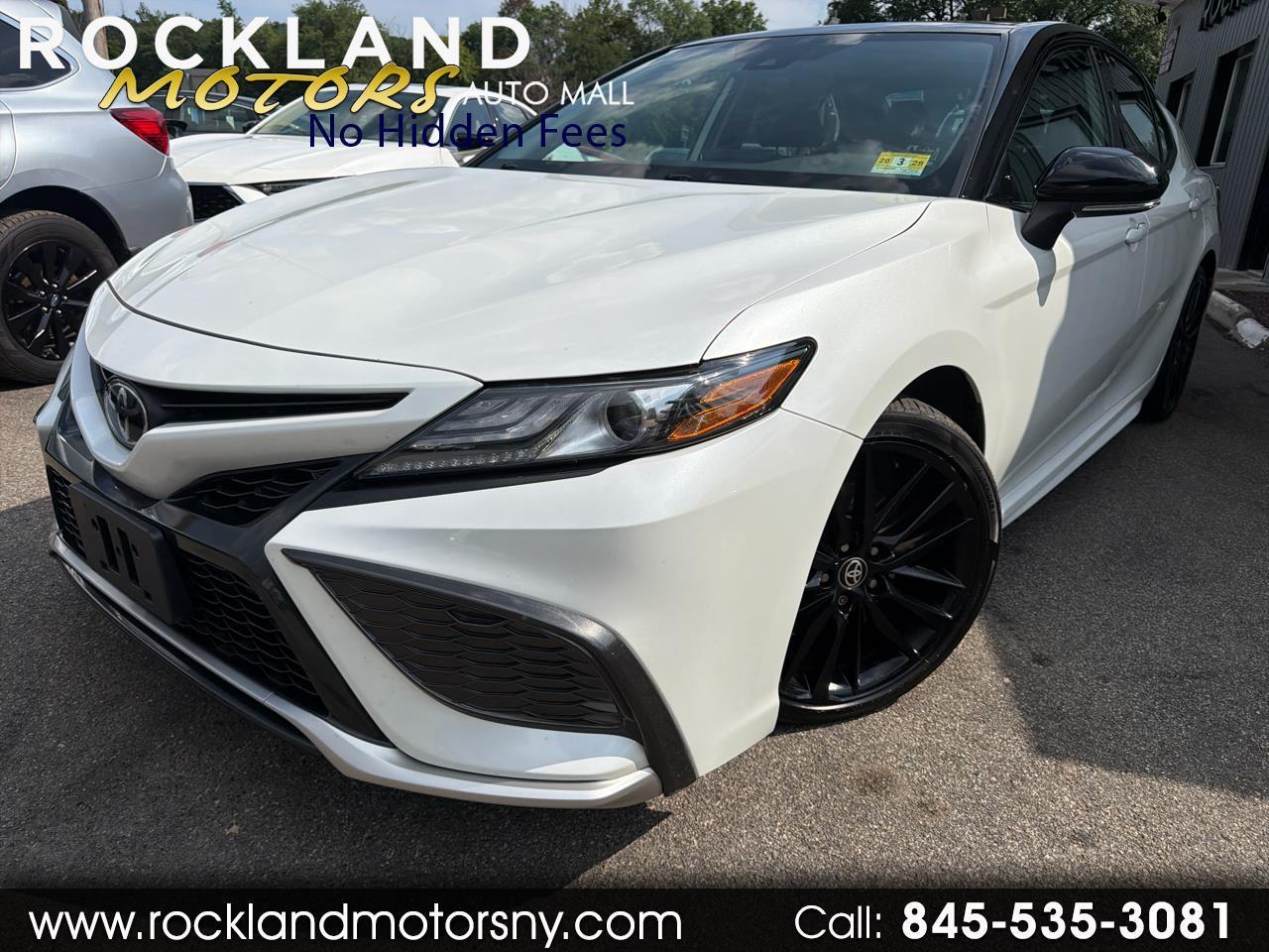 Toyota Camry  2021
