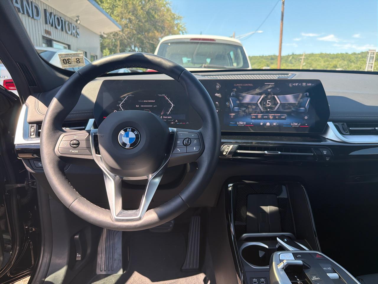 BMW X1 xDrive28i Sports Activity Vehicle 2025